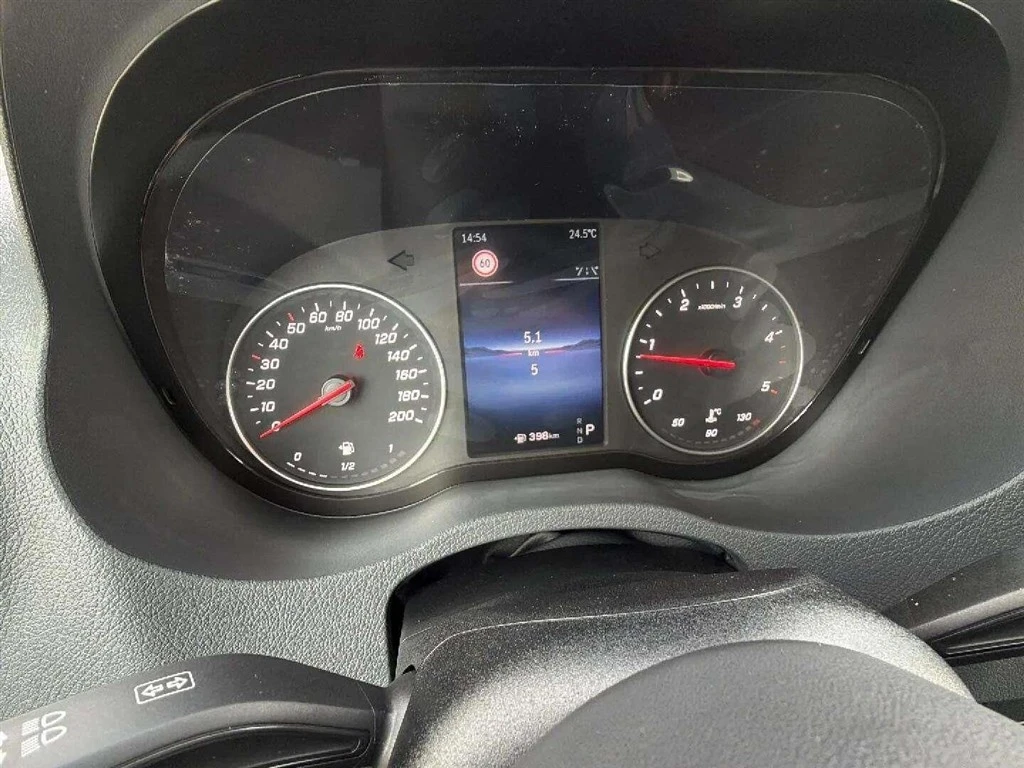Mercedes-Benz-Sprinter-image-11
