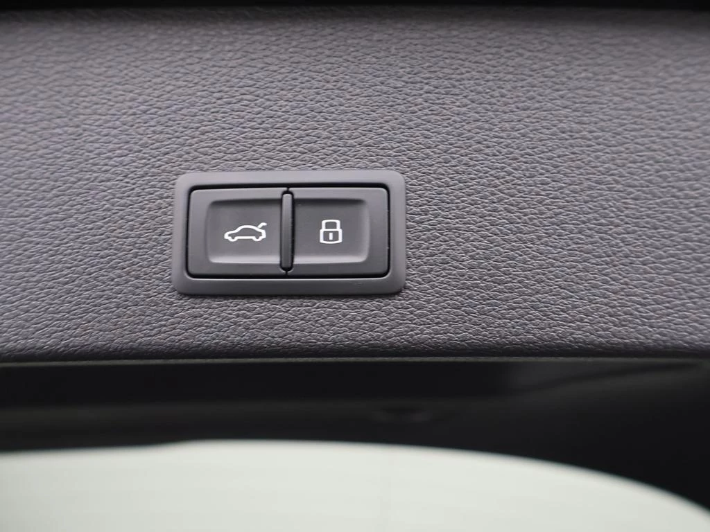 Audi Q2 Business Edition S-LINE 35TFSI 150PK *AUTOMAAT*NAVI*BLTH*CRUISE*PDC*ZETELVERWARMING*...