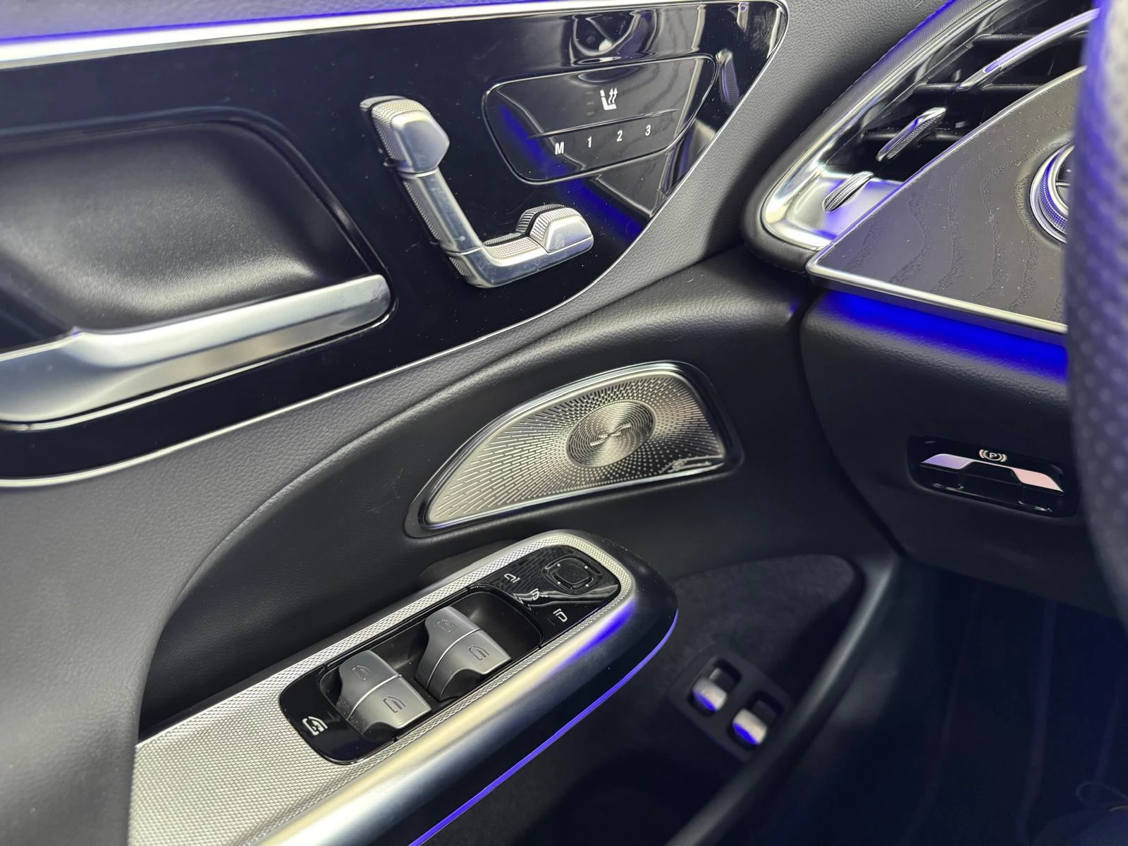 Mercedes-Benz E-Klasse 300 e AMG Line Break + PANO DAK + BURMESTER + DIGITAL LIGHT + NIGHTPACK