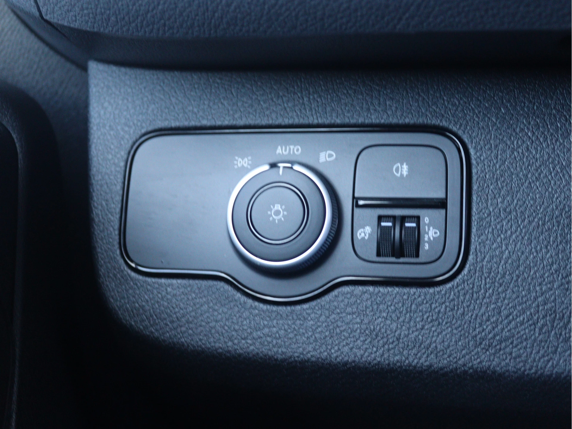 Mercedes-Benz-Sprinter-image-11