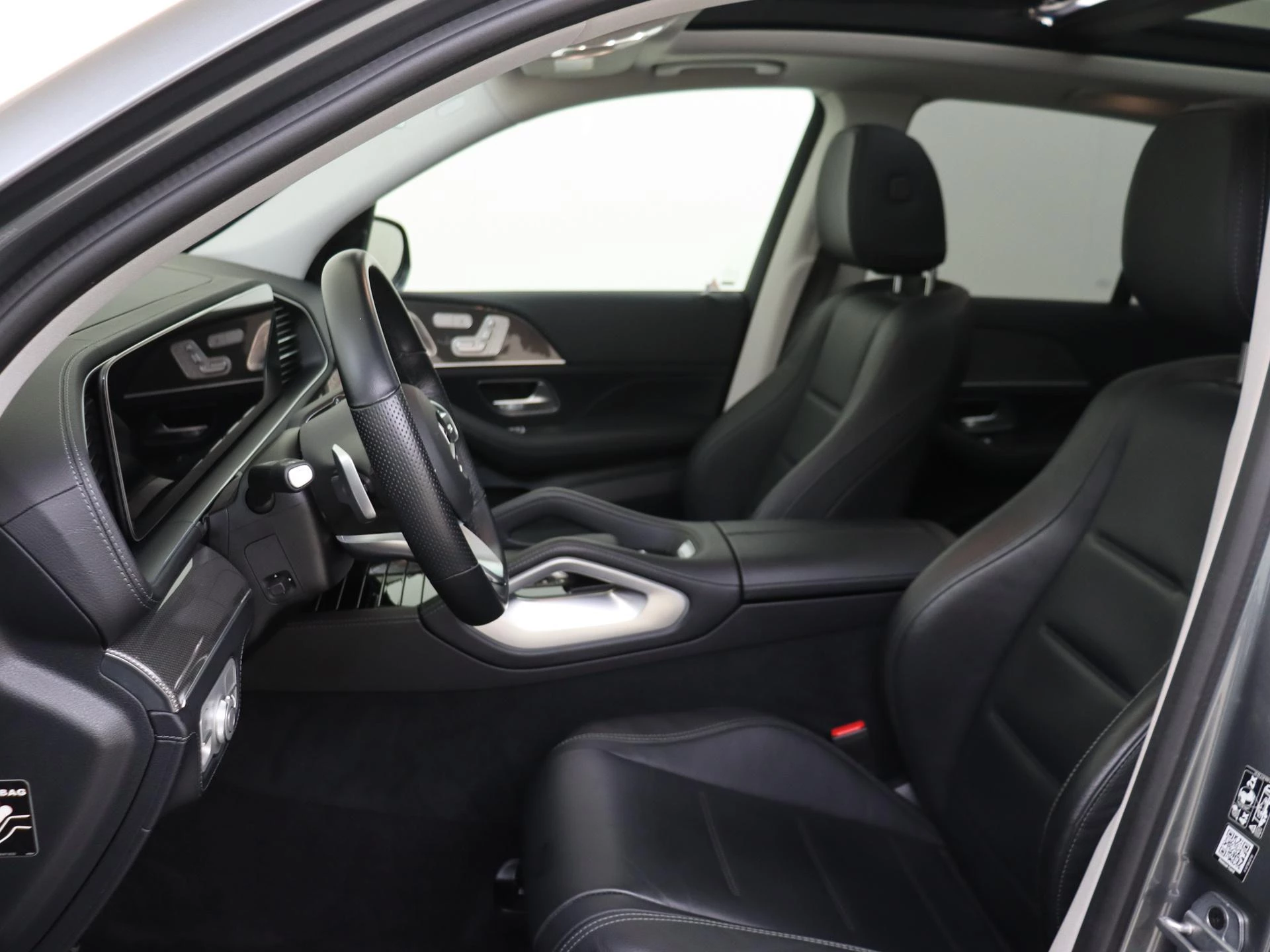 Mercedes-Benz-GLE-image-13