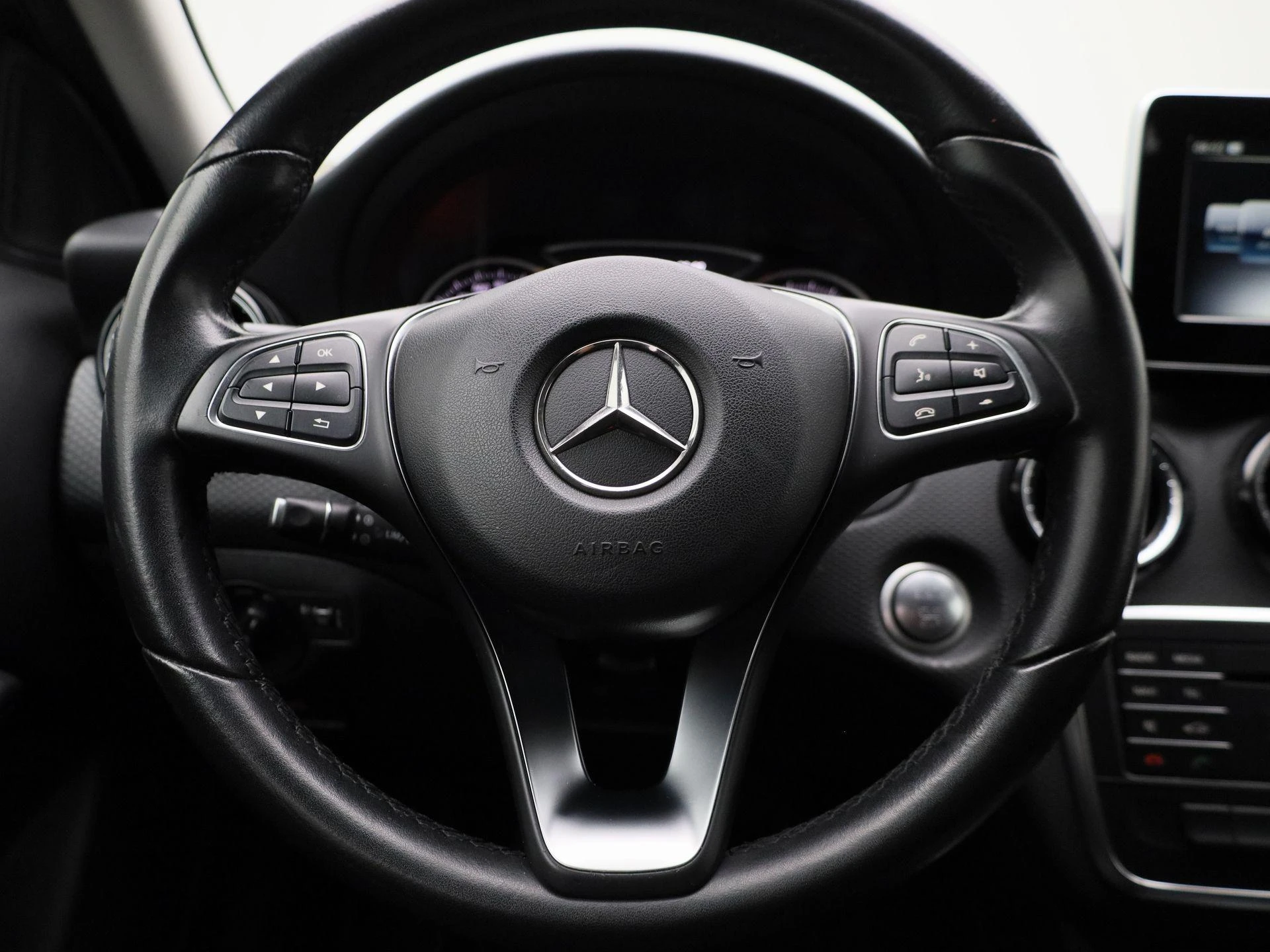 Mercedes-Benz-A-Klasse-image-6