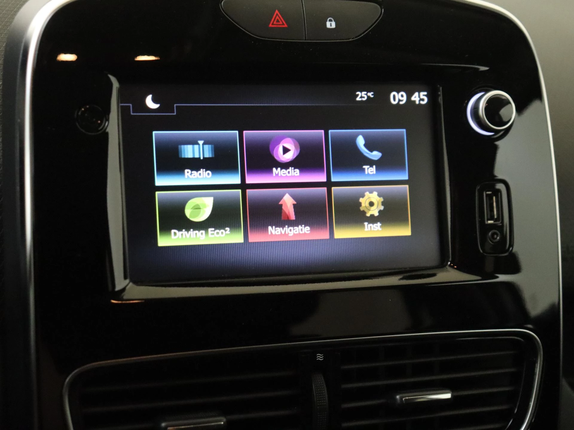 Renault-Clio-image-15