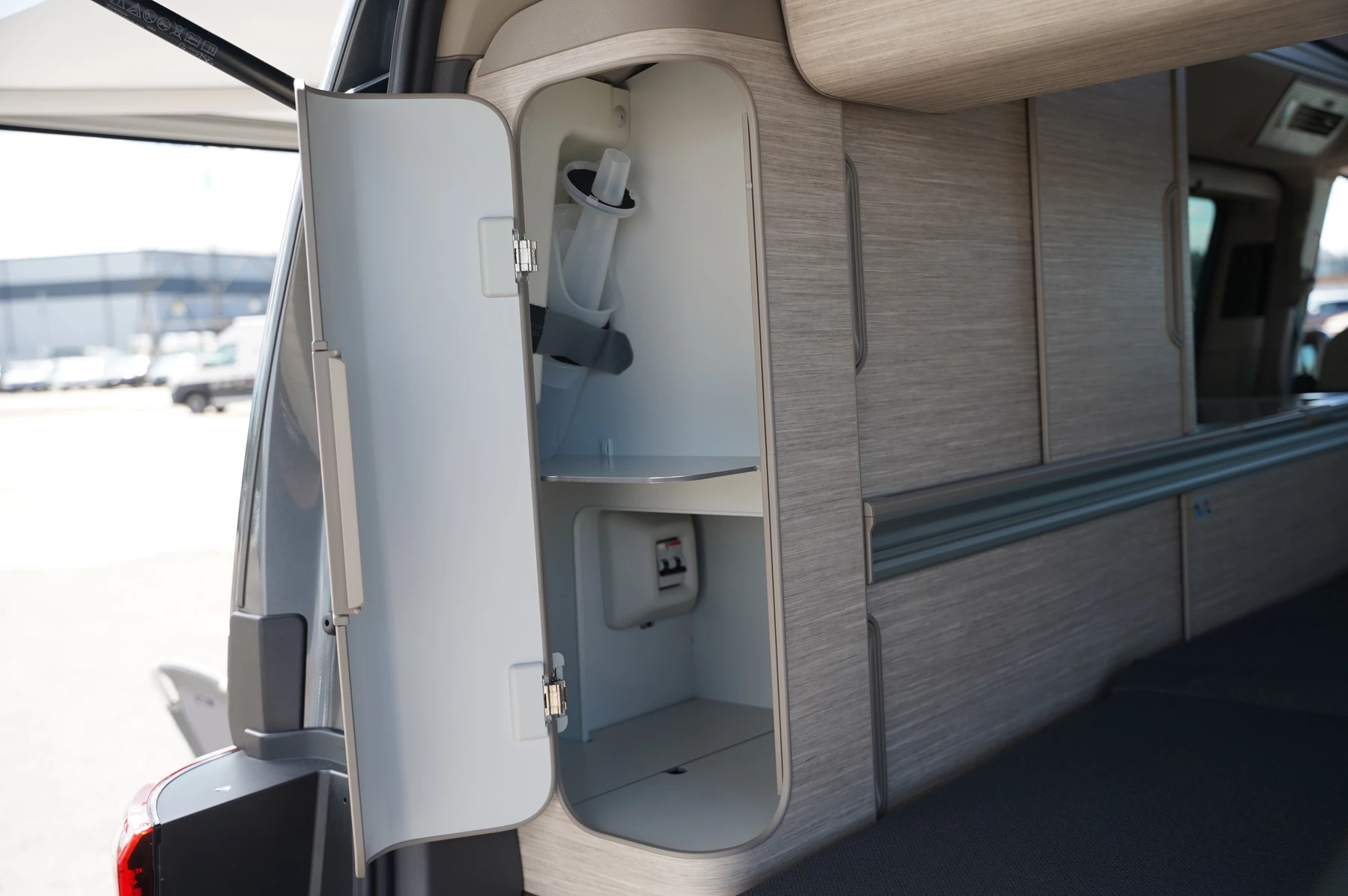 Volkswagen-California-image-37