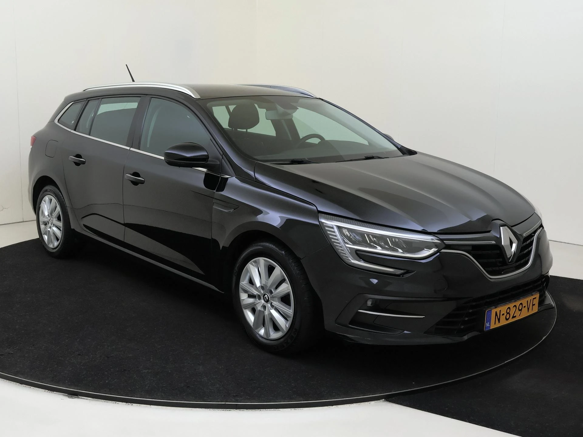 Renault-Mégane Estate-image-1