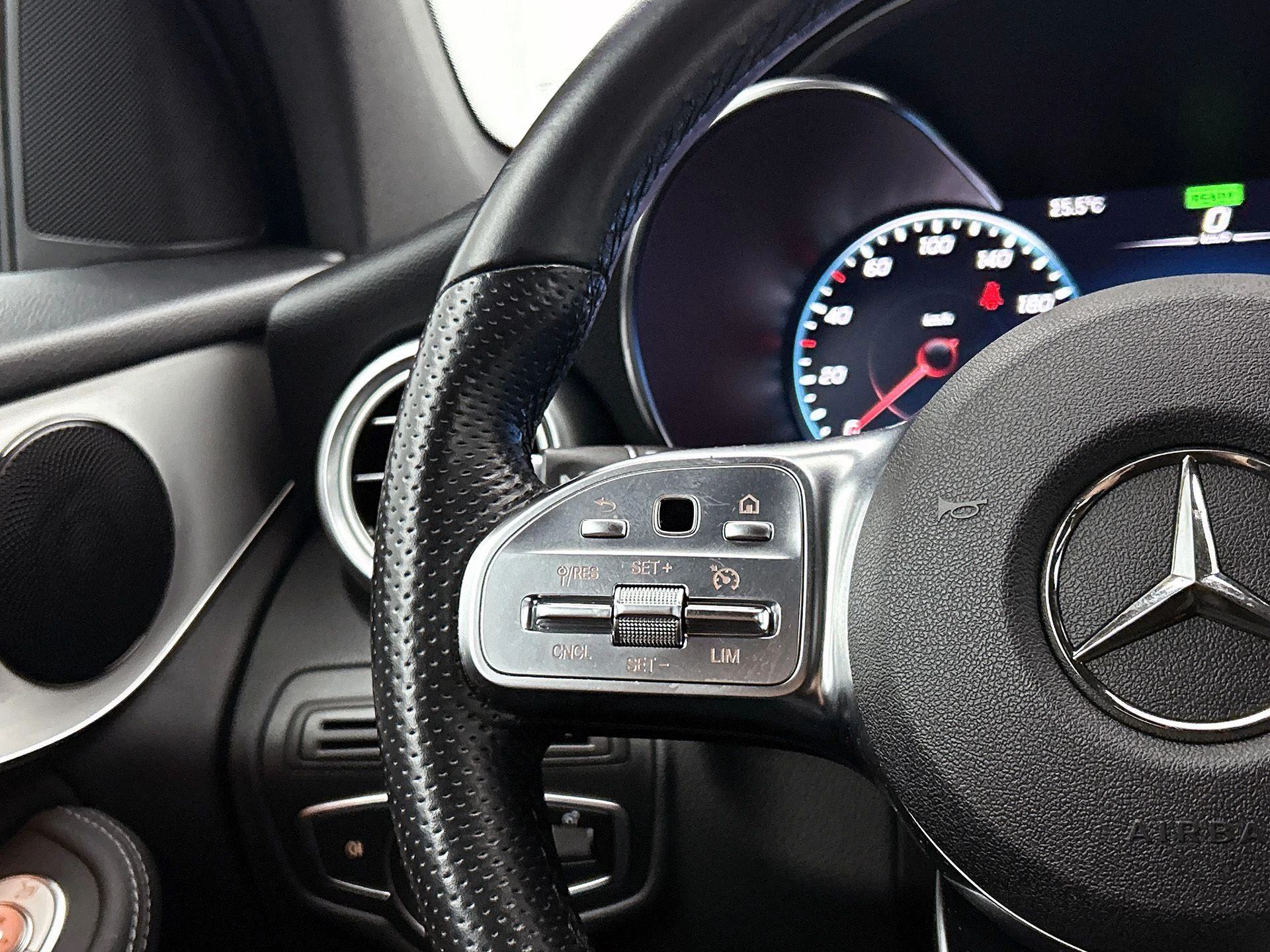 Mercedes-Benz-GLC-image-5