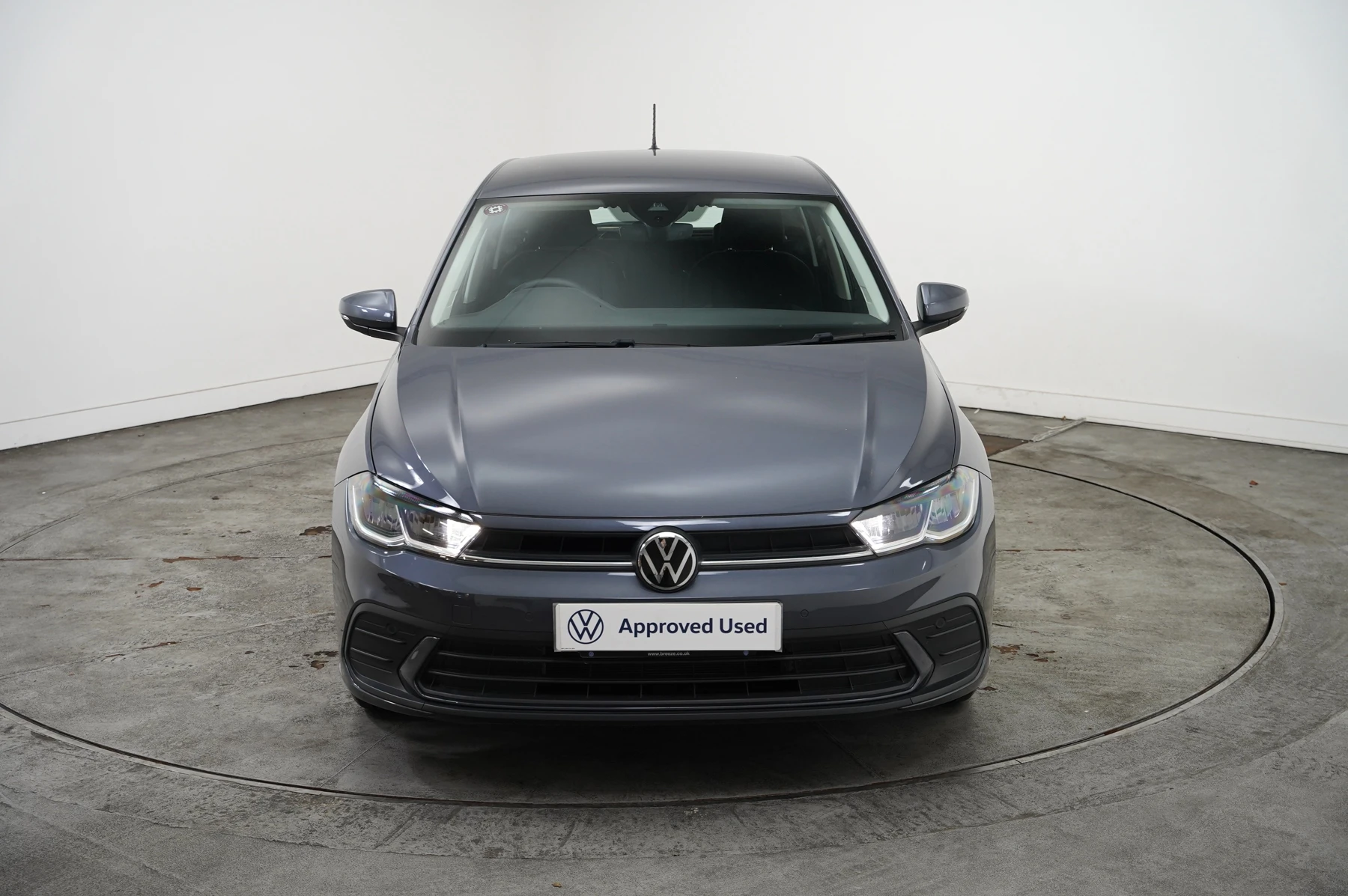 Volkswagen-Polo-image-32
