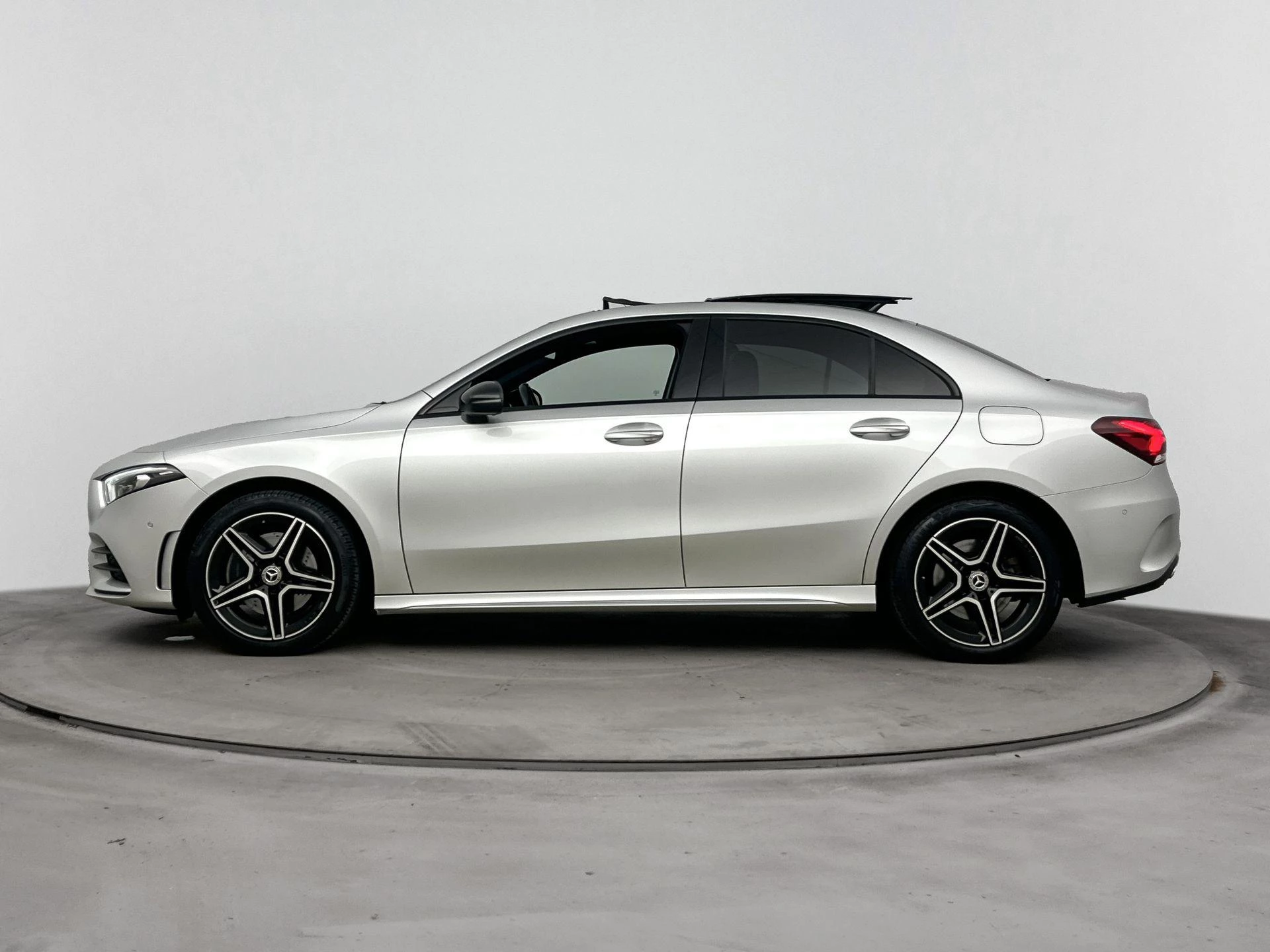 Mercedes-Benz A-Klasse 250 e Business Solution AMG Limited