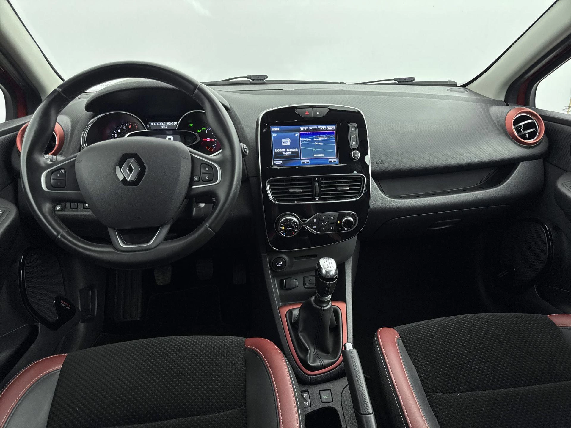Renault-Clio-image-18
