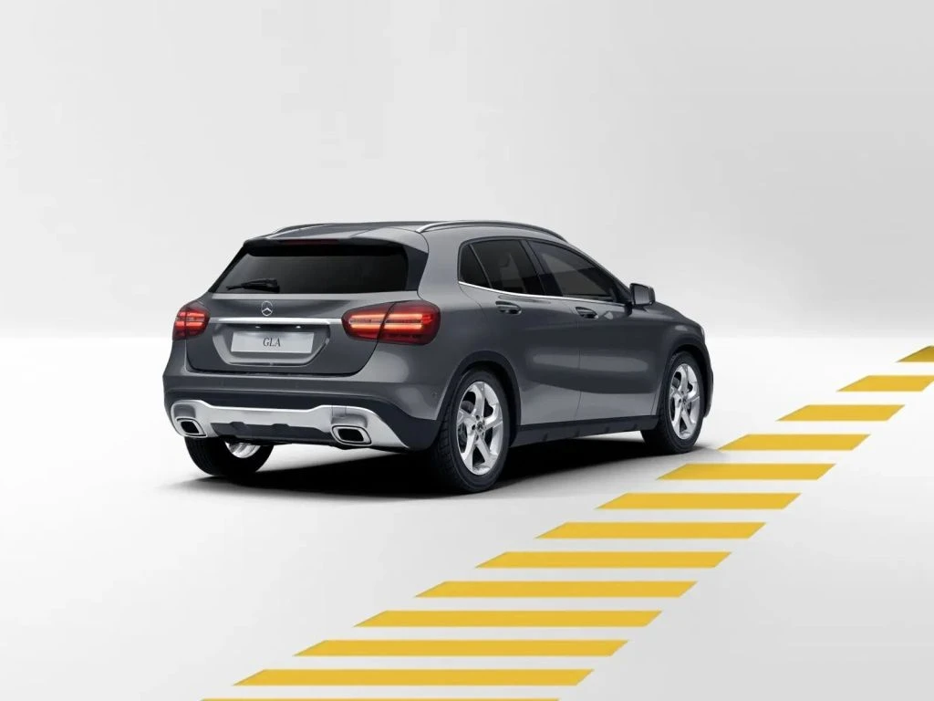 Mercedes-Benz-GLA 250-image-5