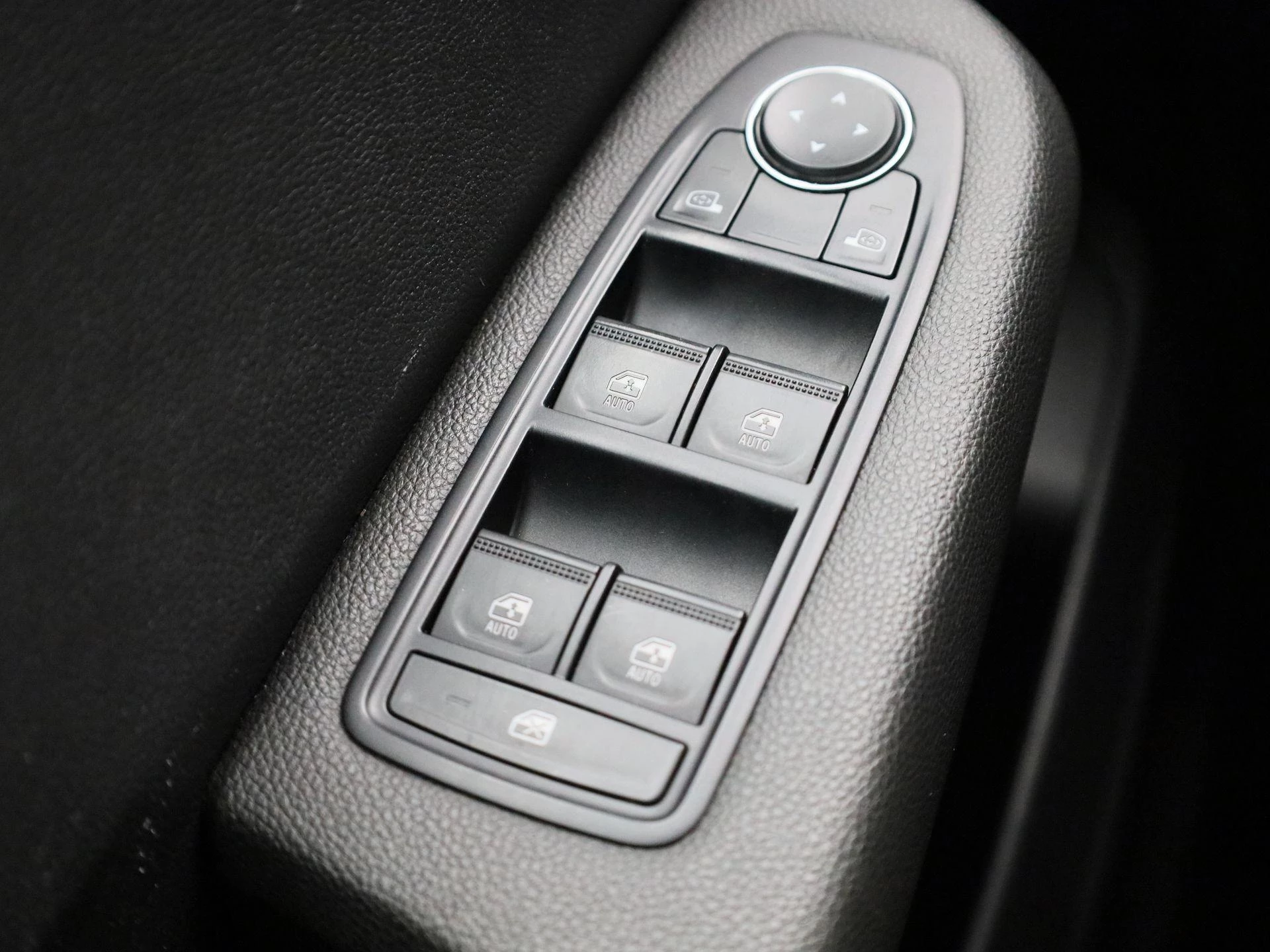 Renault-Clio-image-27