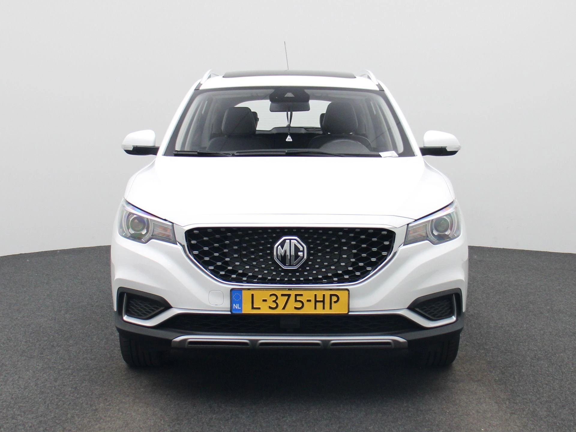 MG-ZS EV-image-2