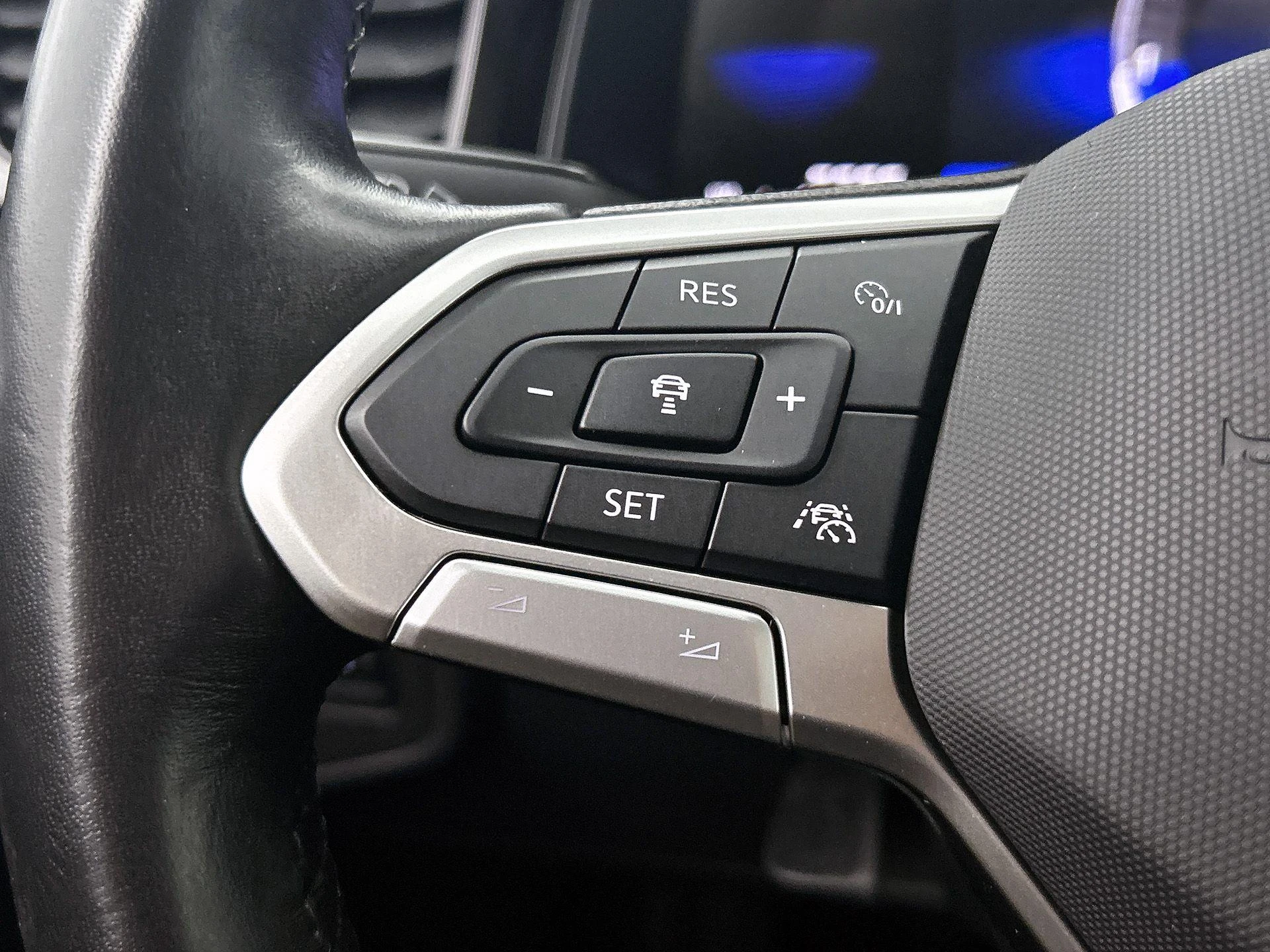 Volkswagen-Polo-image-5