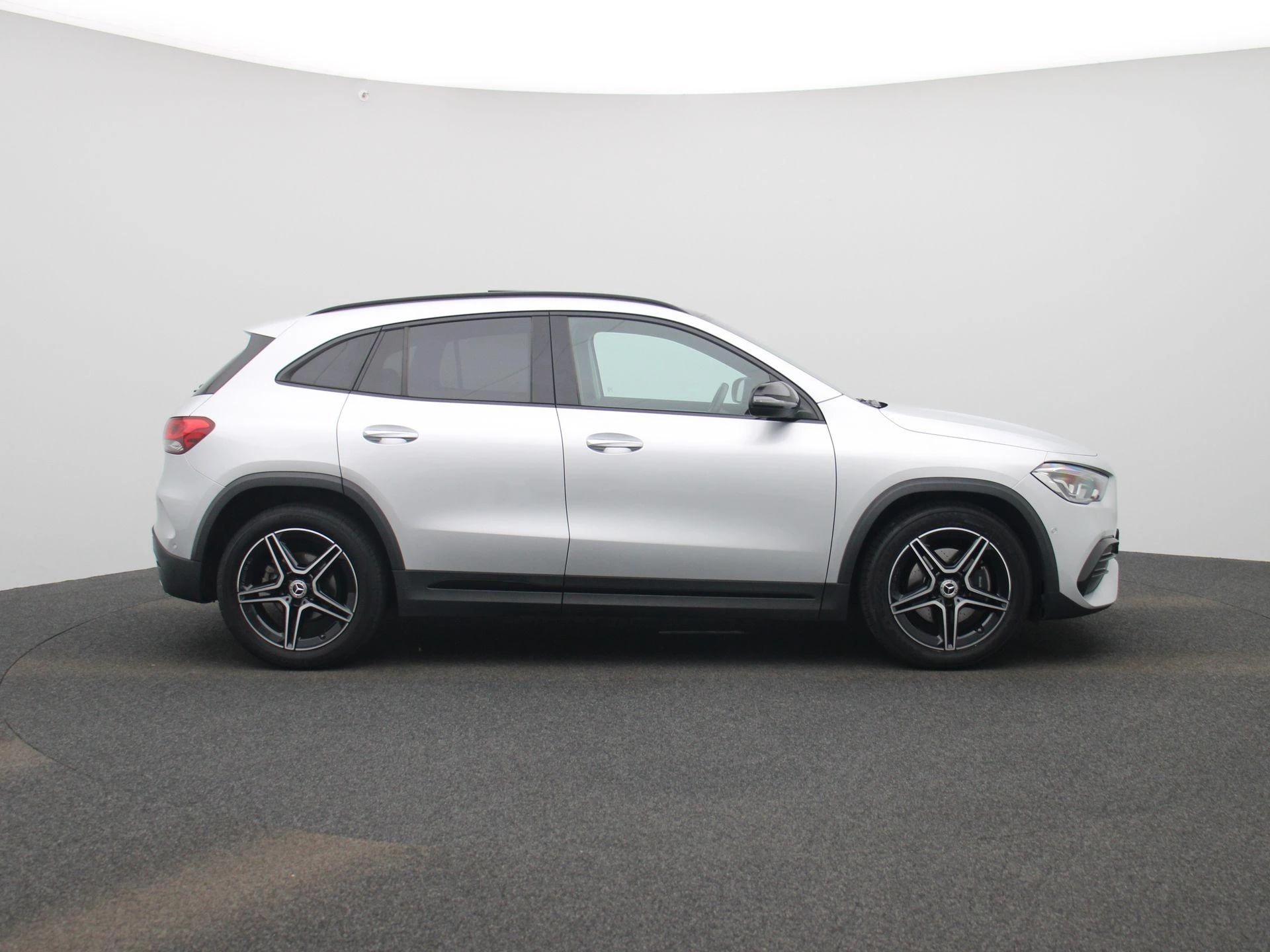 Mercedes-Benz GLA GLA 180 AMG Line