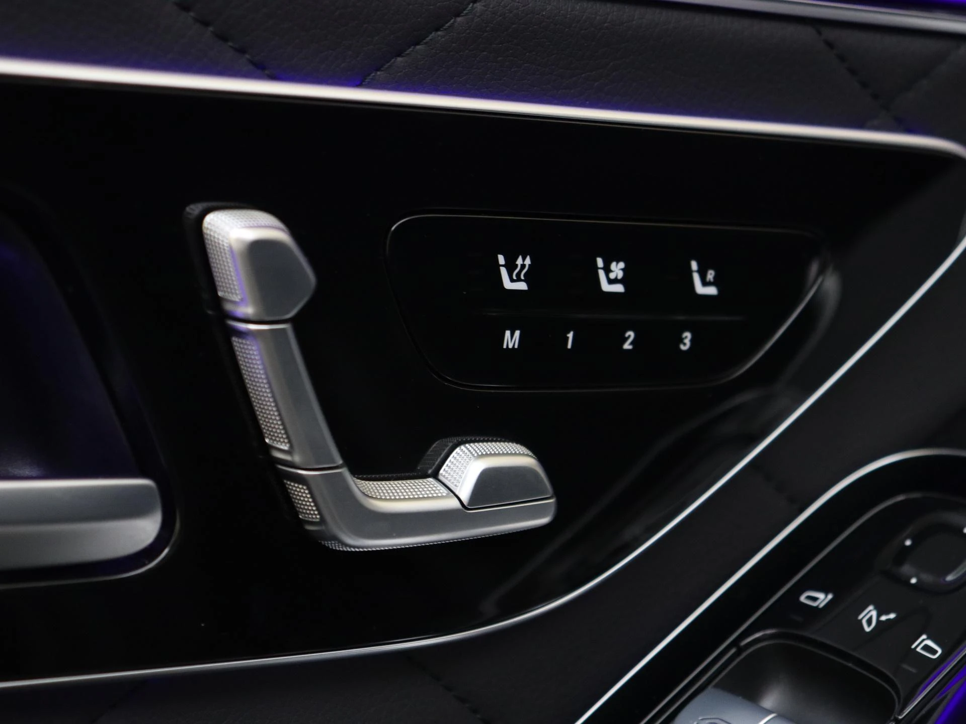 Mercedes-Benz-S-Klasse-image-25