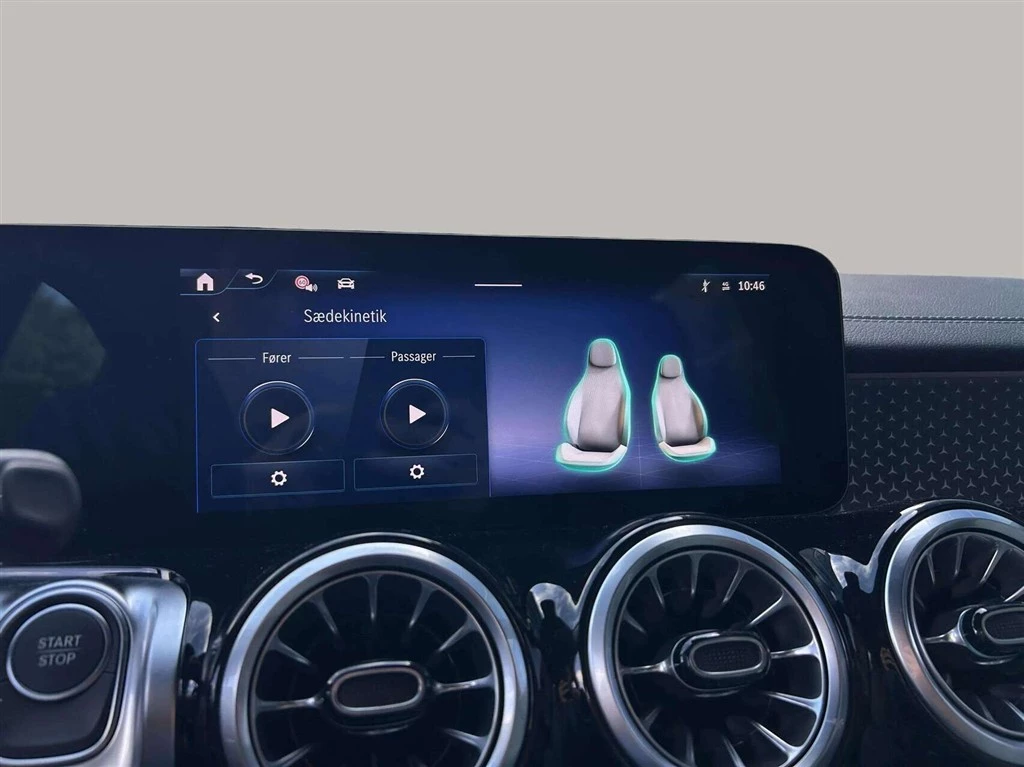 Mercedes-Benz-EQB-image-15