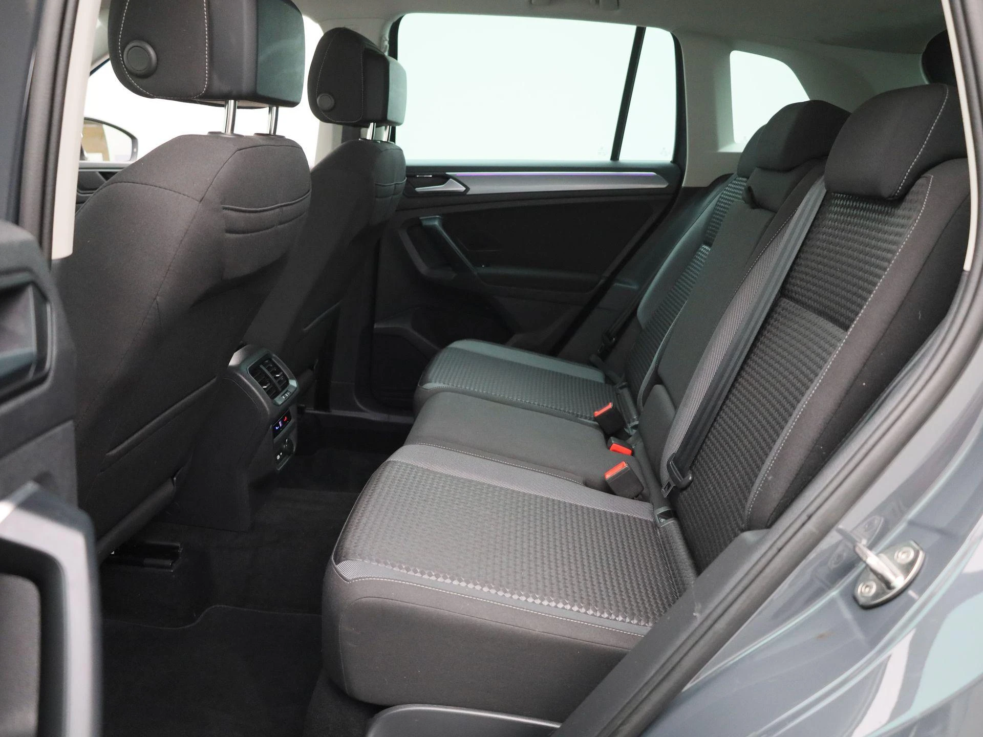 Volkswagen-Tiguan-image-10