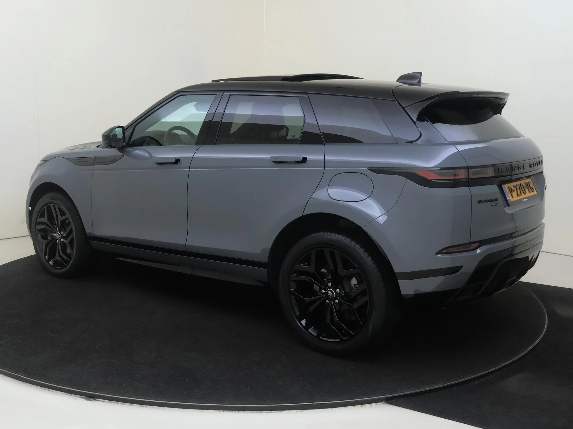 Land Rover-Range Rover Evoque-image-2