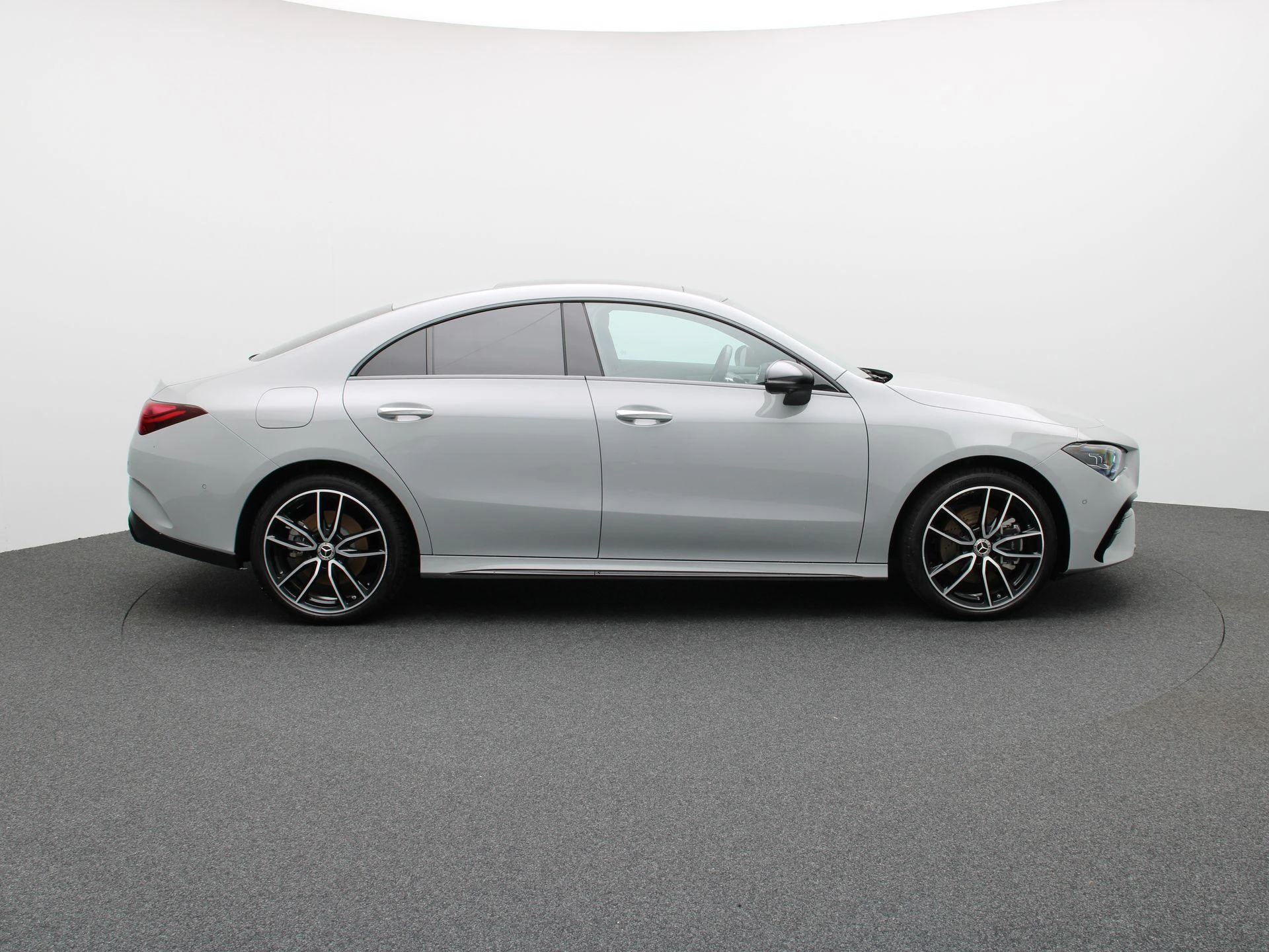 Mercedes-Benz-CLA-image-5