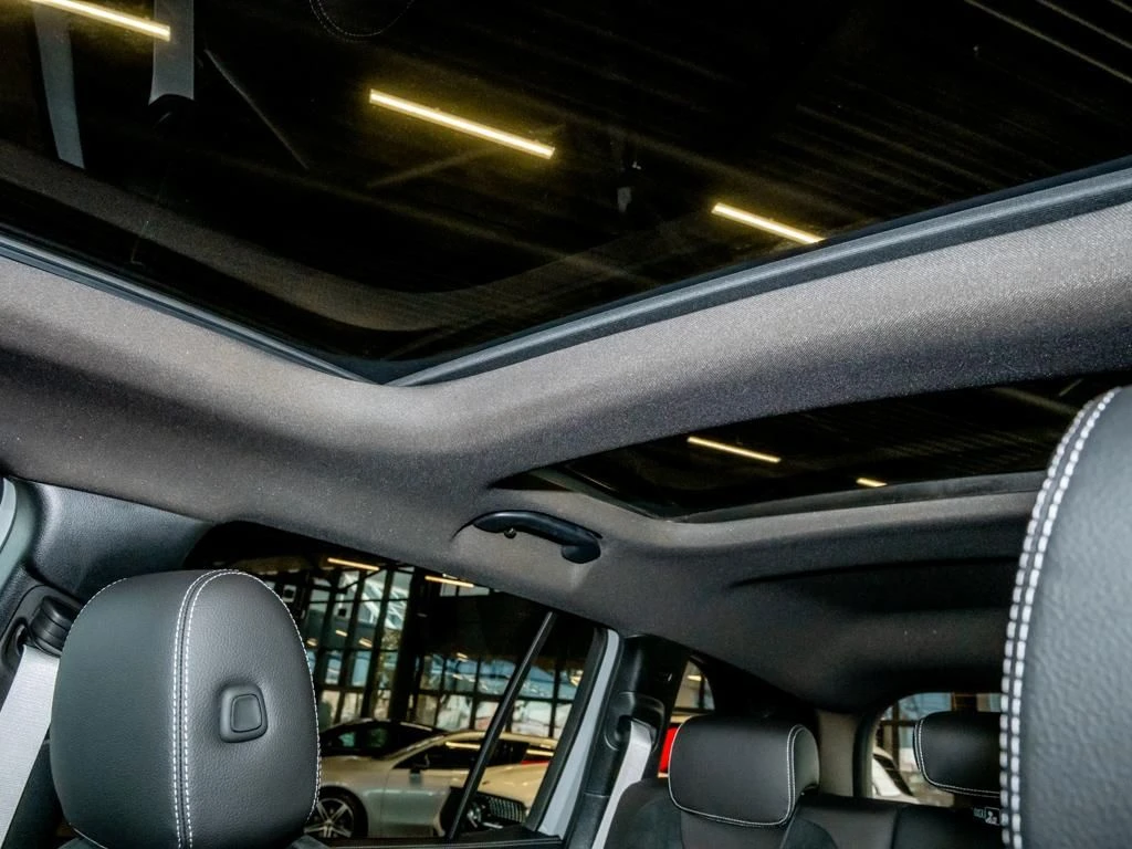 Mercedes-Benz-GLB 200 d-image-13