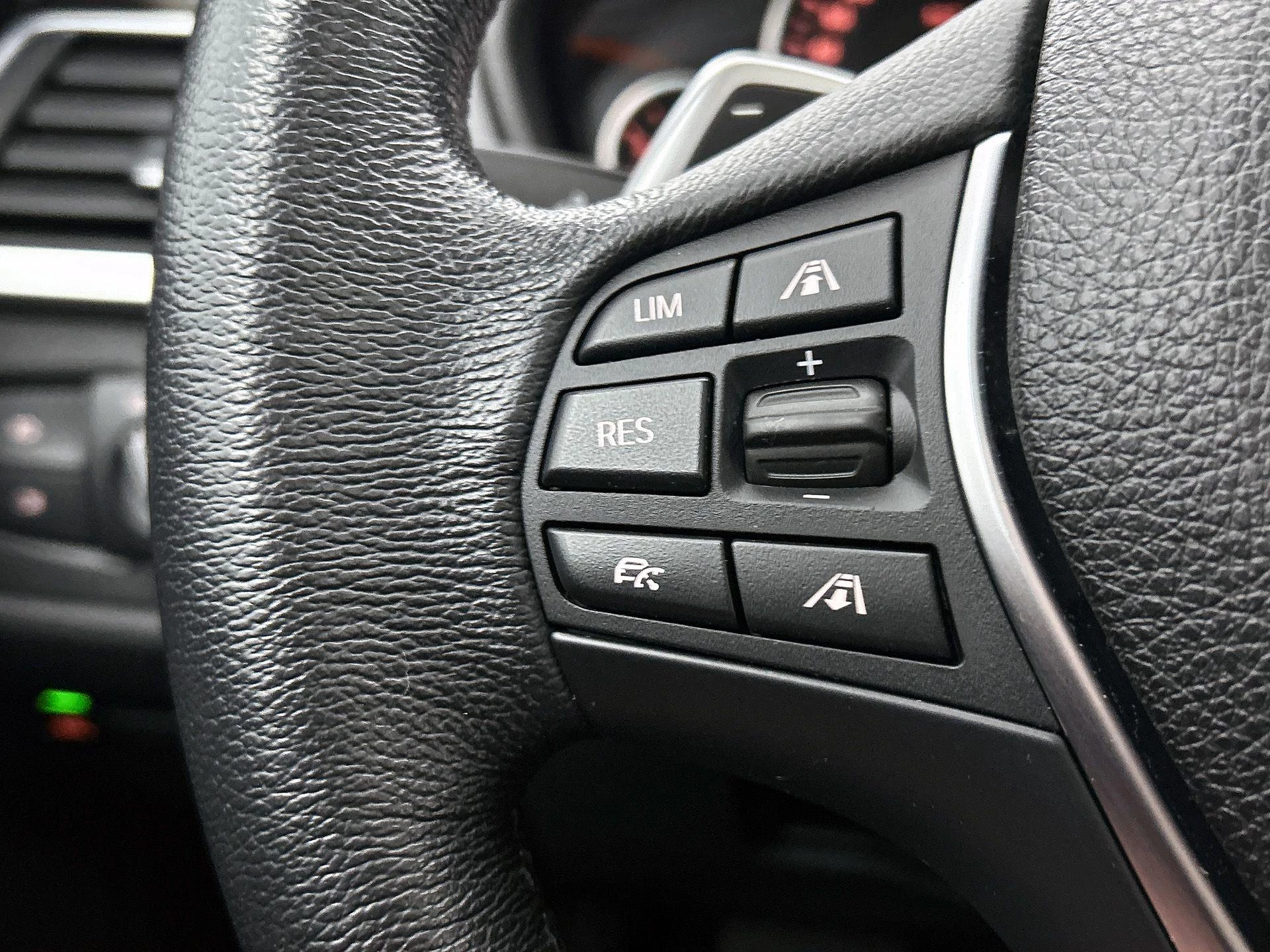 BMW-3 Serie-image-5