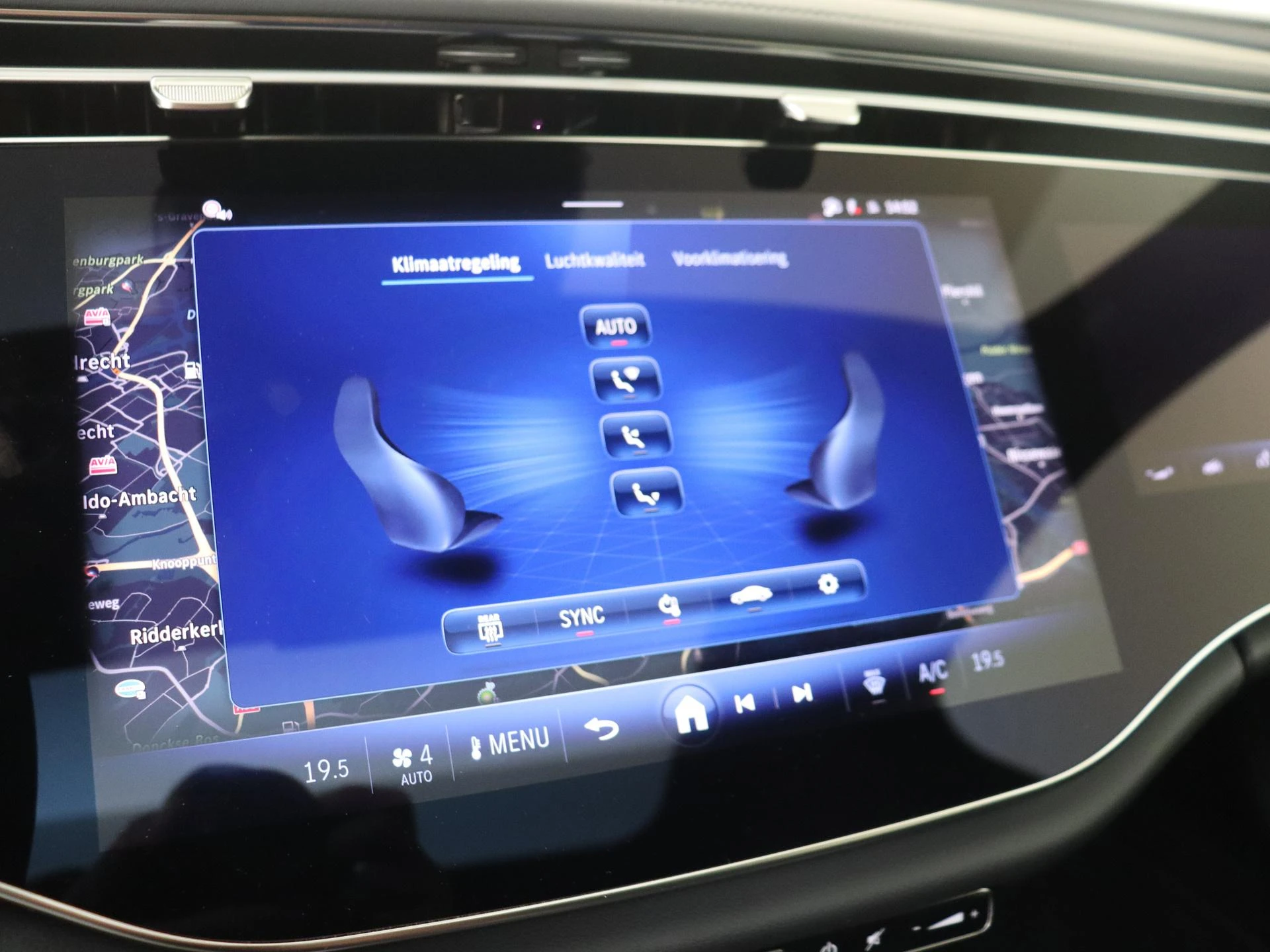 Mercedes-Benz-E-Klasse-image-18