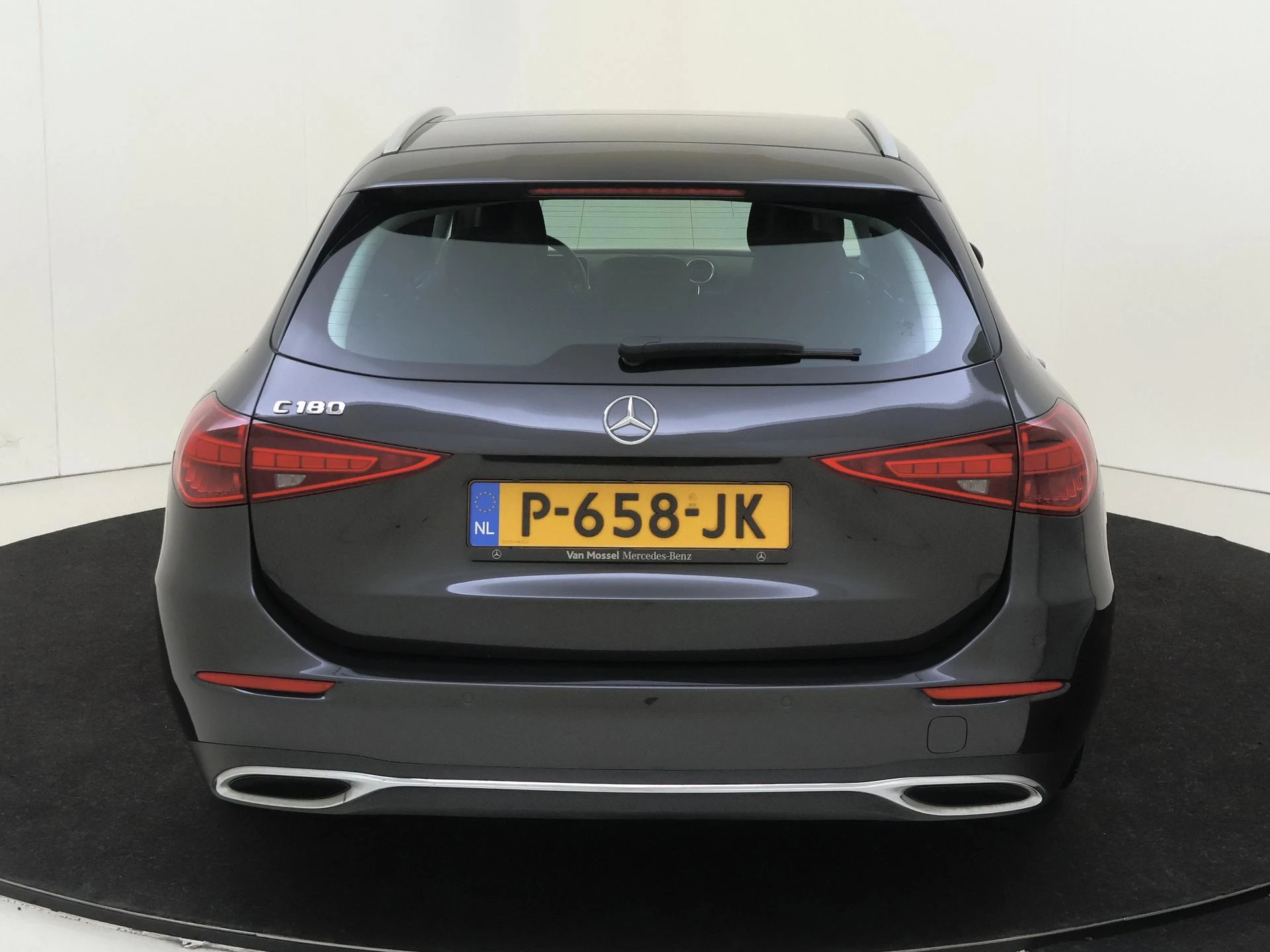 Mercedes-Benz-C-Klasse-image-6