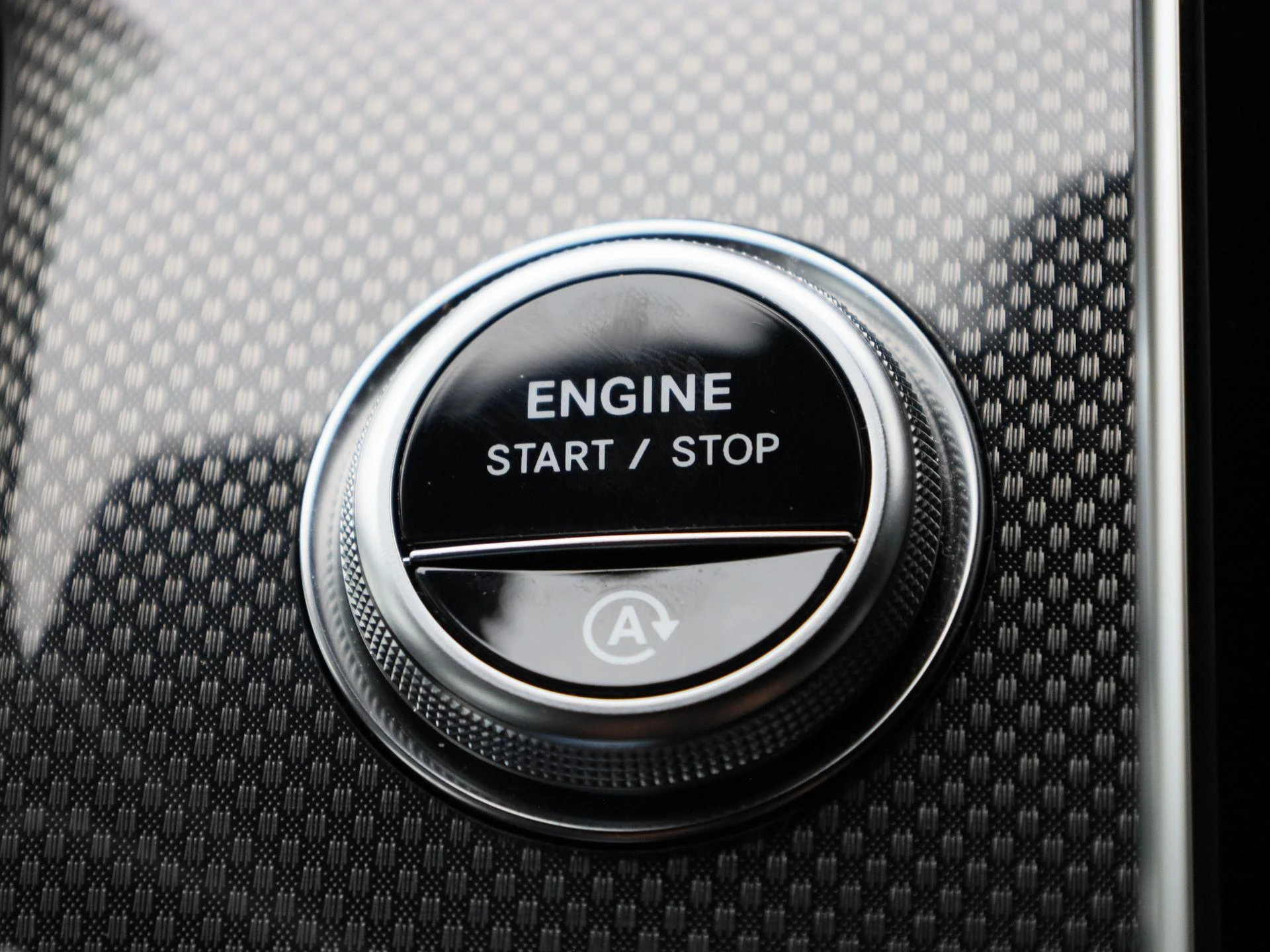 Mercedes-Benz-GLC-image-23