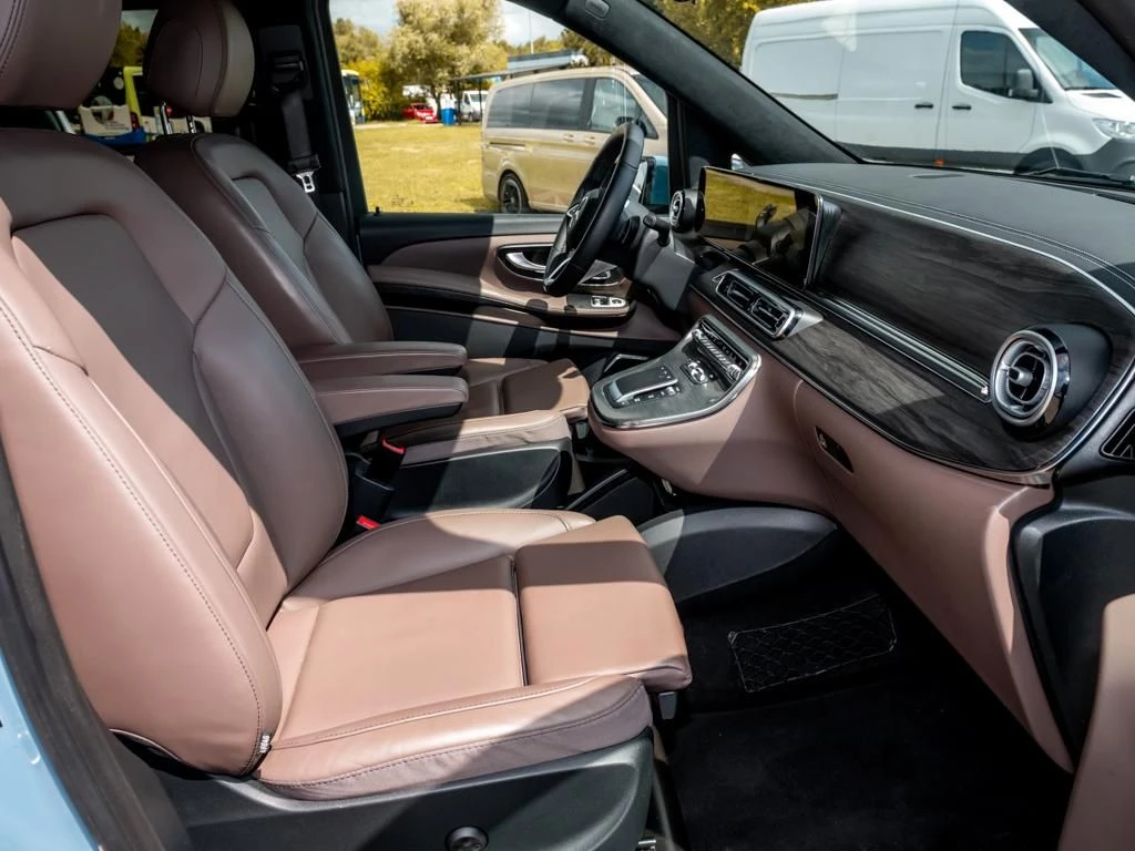 Mercedes-Benz-V-Klasse 300-image-10