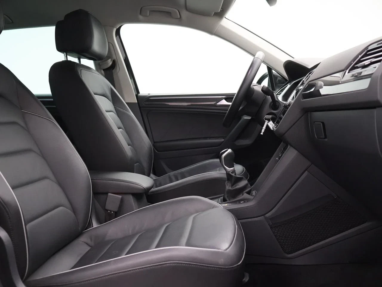 Volkswagen-Tiguan-image-3