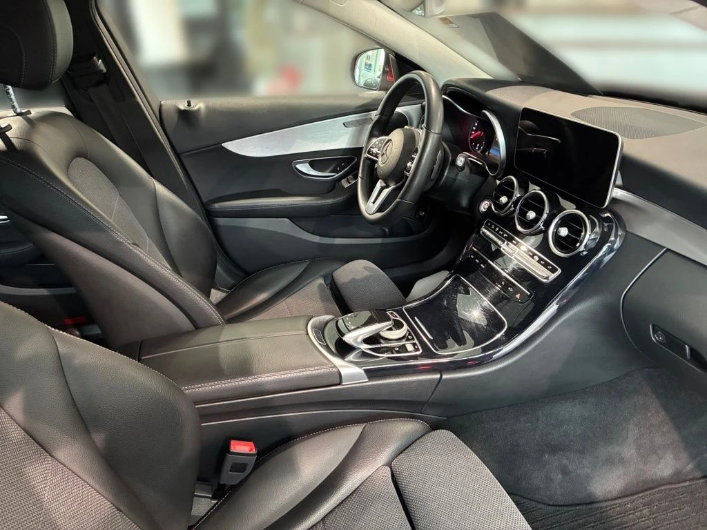 Mercedes-Benz-C-Klasse 300-image-14