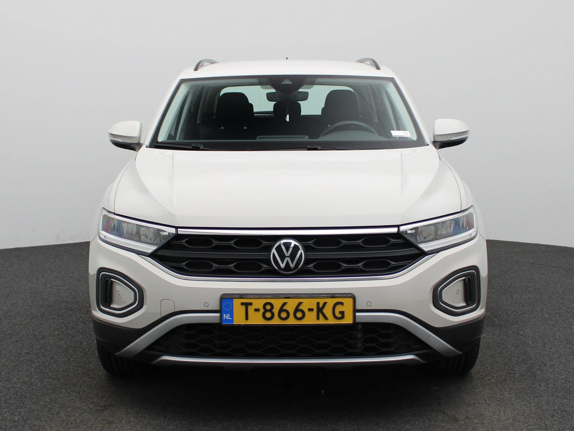 Volkswagen-T-Roc-image-2