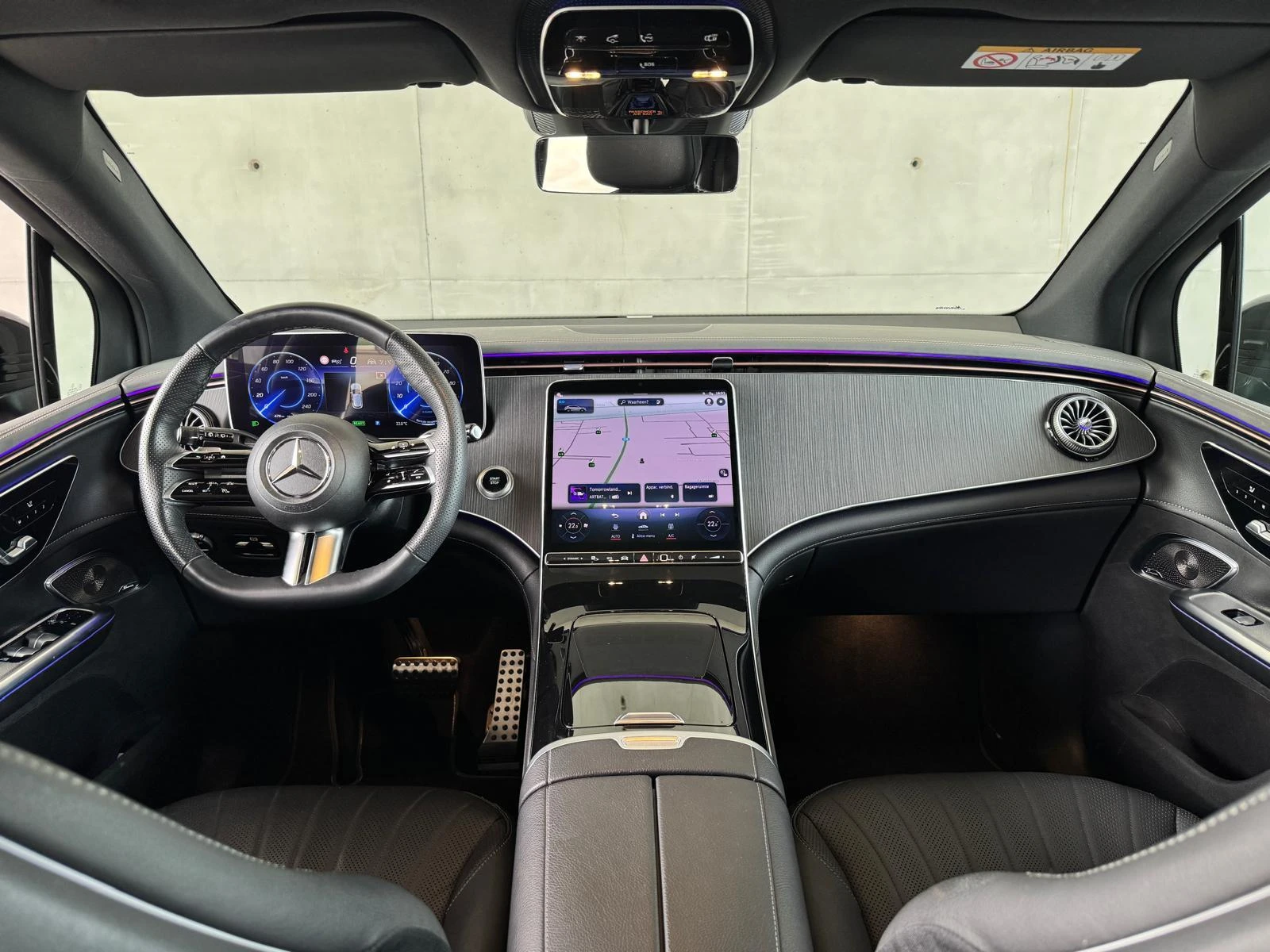 Mercedes-Benz-EQE-image-11