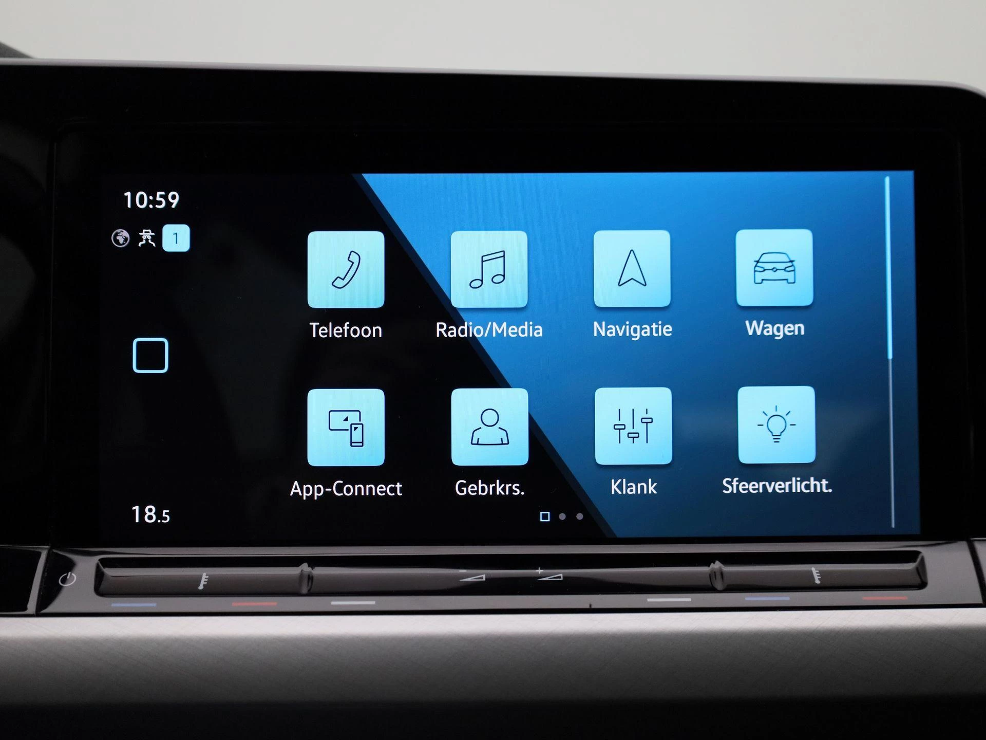 Volkswagen-Golf-image-16