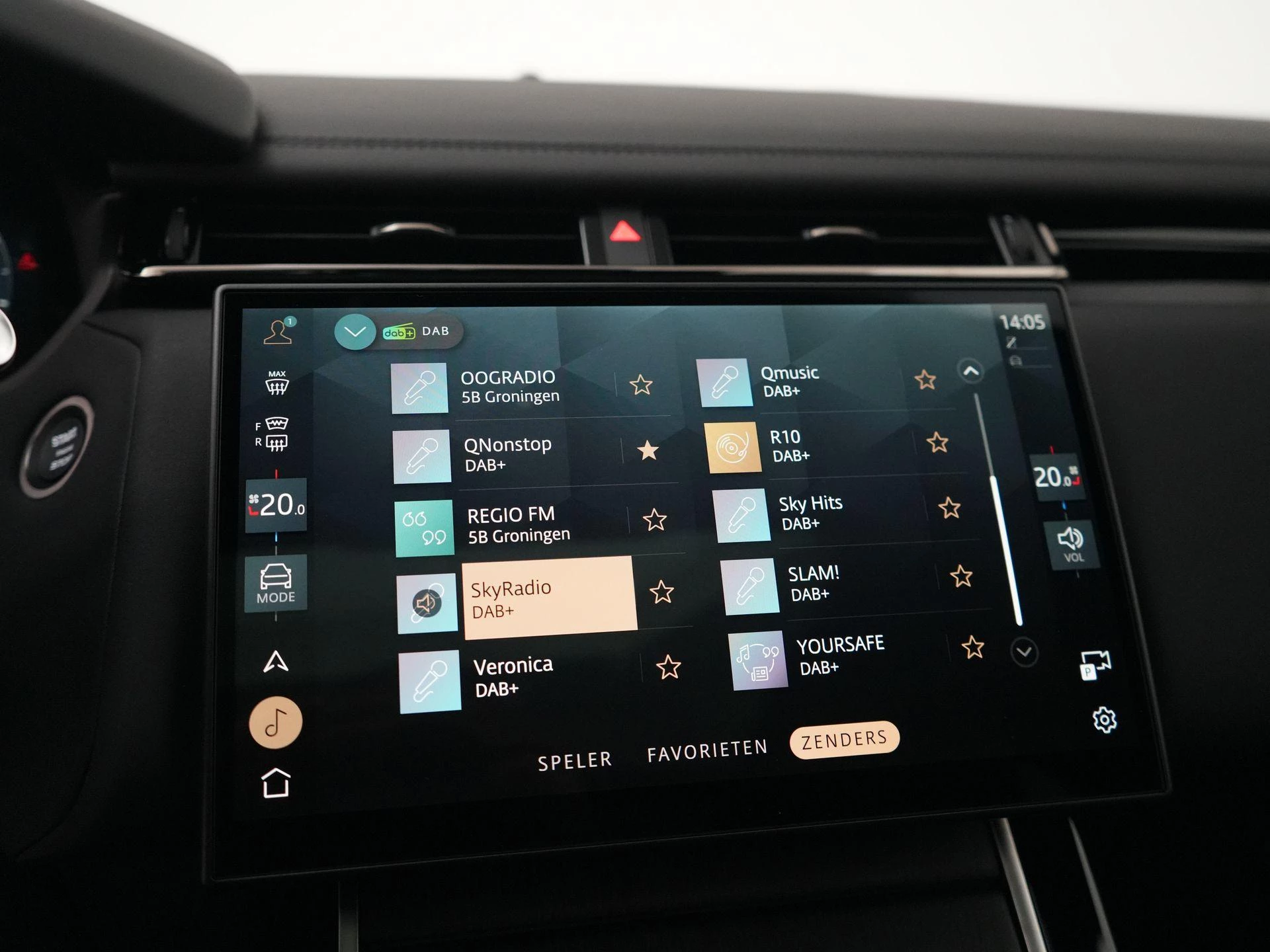 Land Rover-Range Rover Velar-image-23