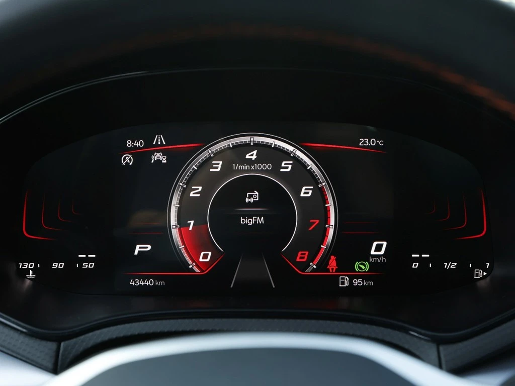 SEAT-Arona-image-14