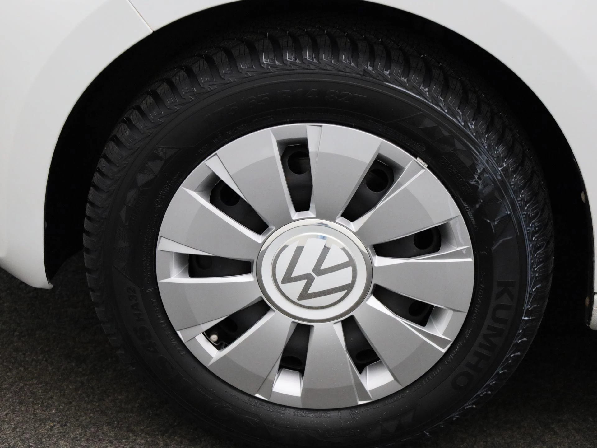 Volkswagen-up!-image-11