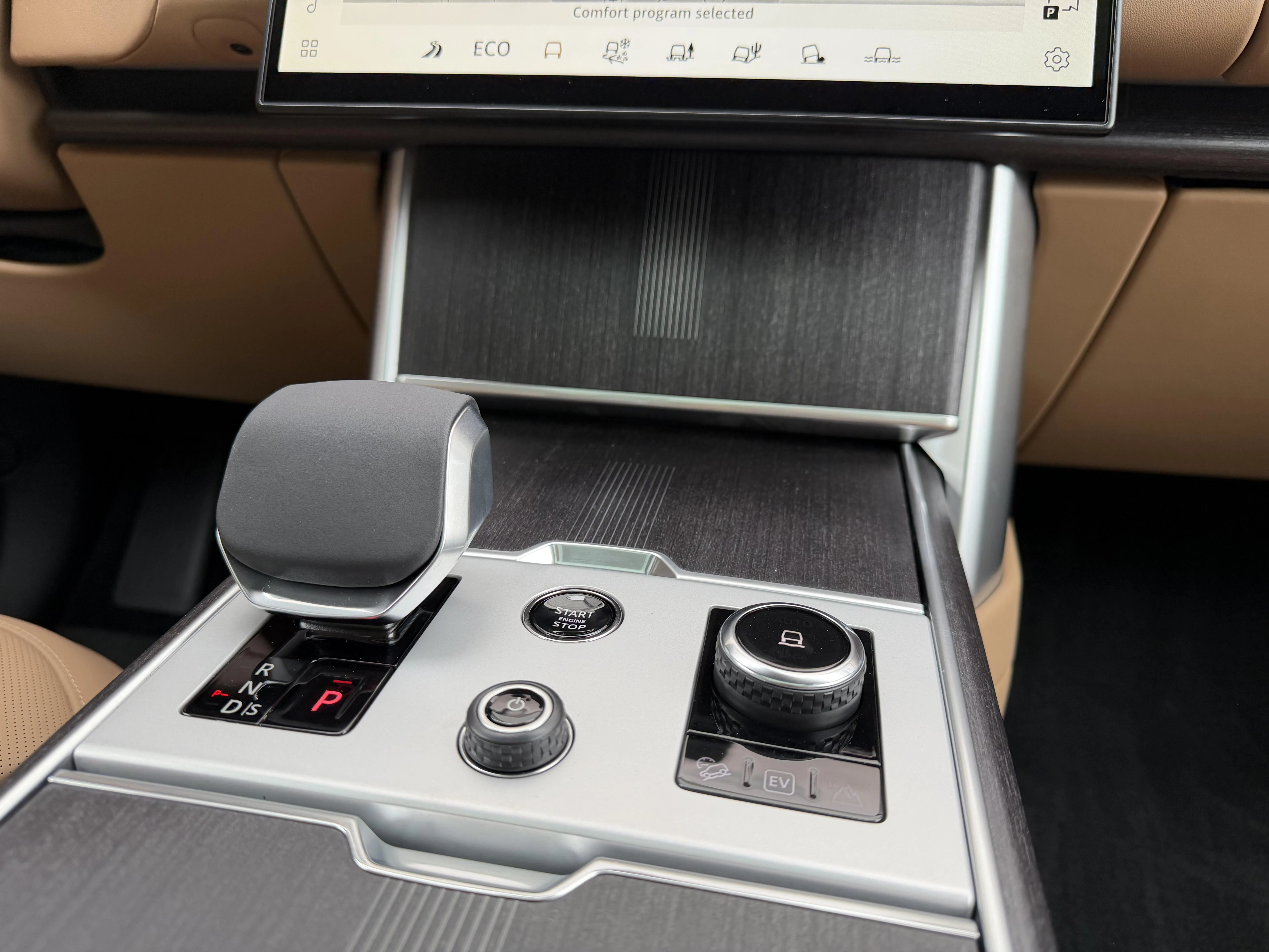 Land Rover-Range Rover-image-20