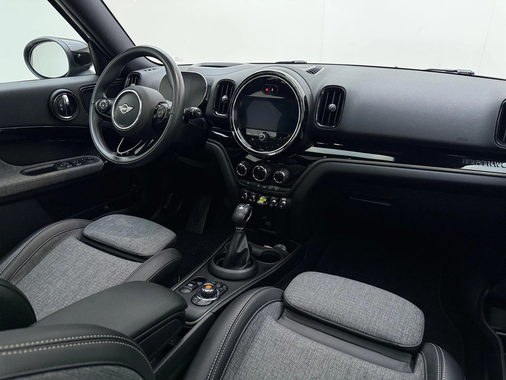 MINI-Countryman-image-12