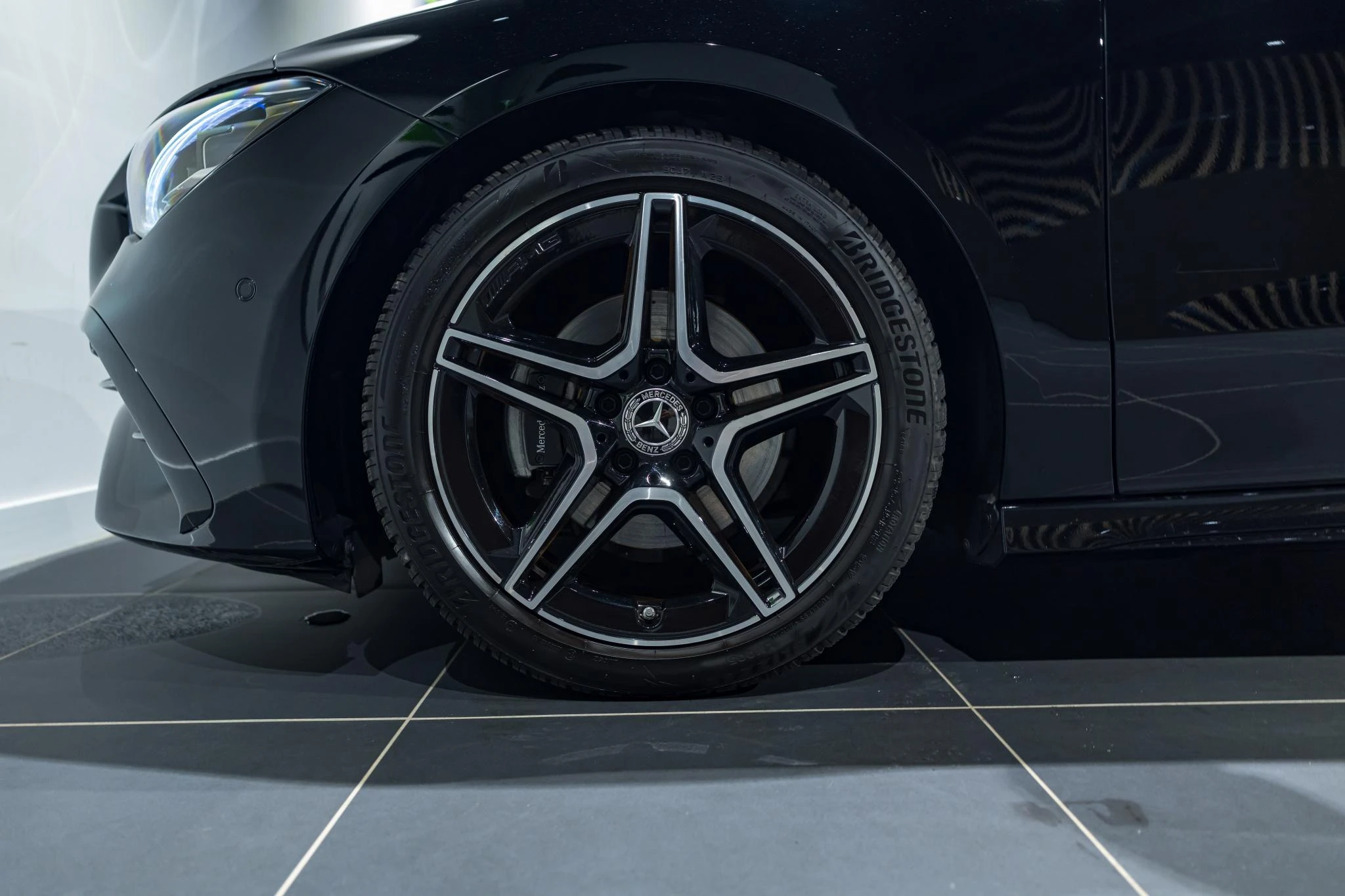 Mercedes-Benz-CLA-image-6