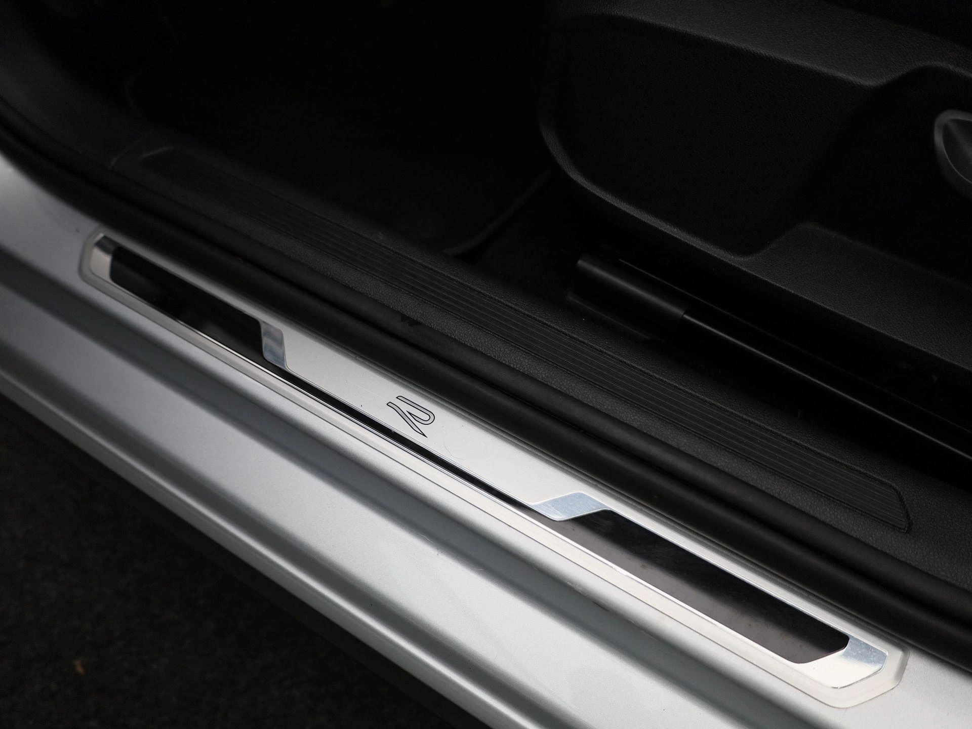 Volkswagen-Polo-image-26