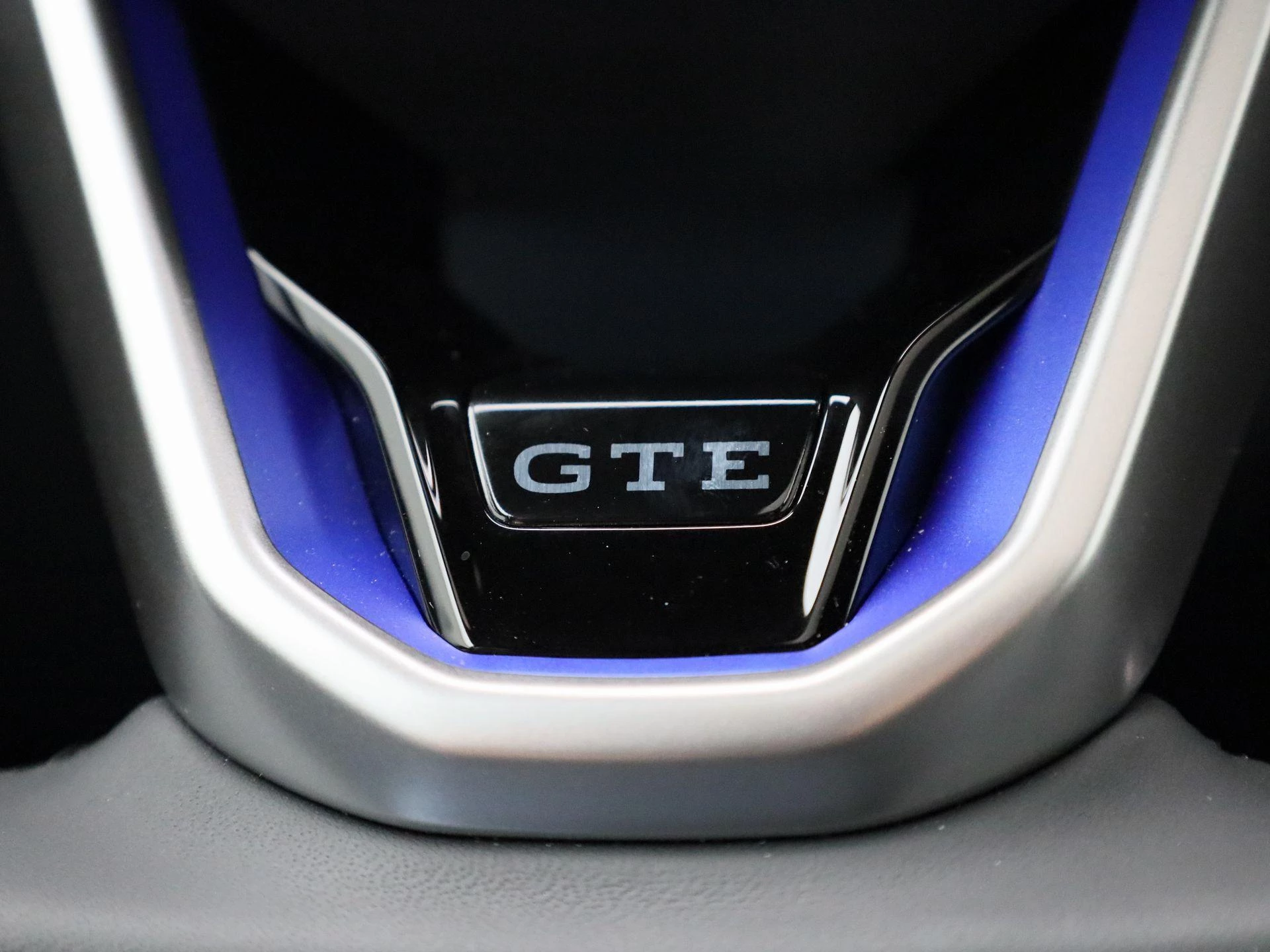 Volkswagen-Golf-image-31