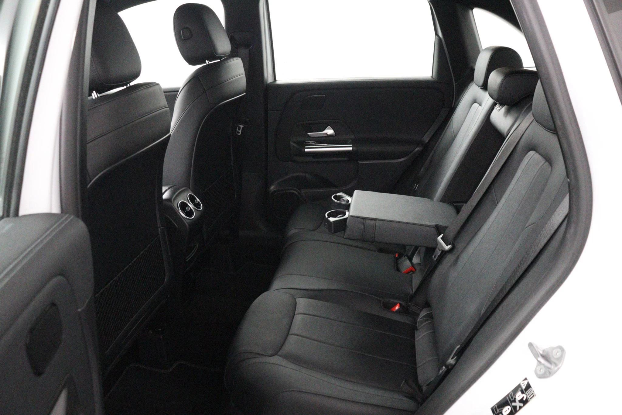 Mercedes-Benz-B-Klasse-image-49