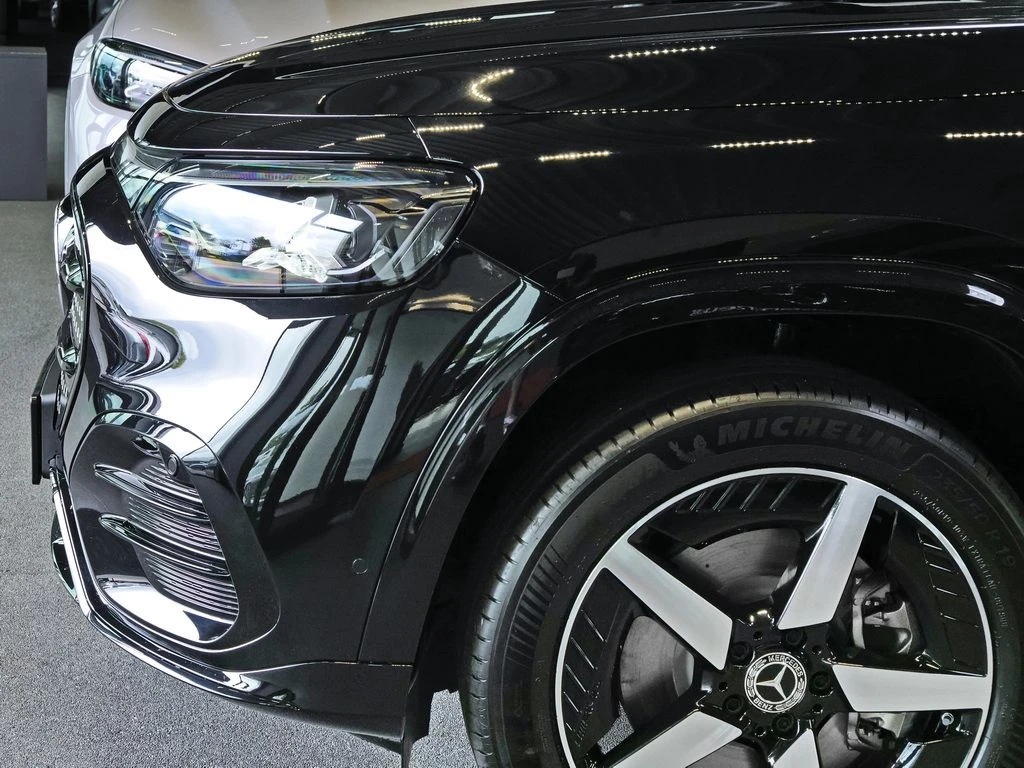 Mercedes-Benz-GLB 250+-image-3