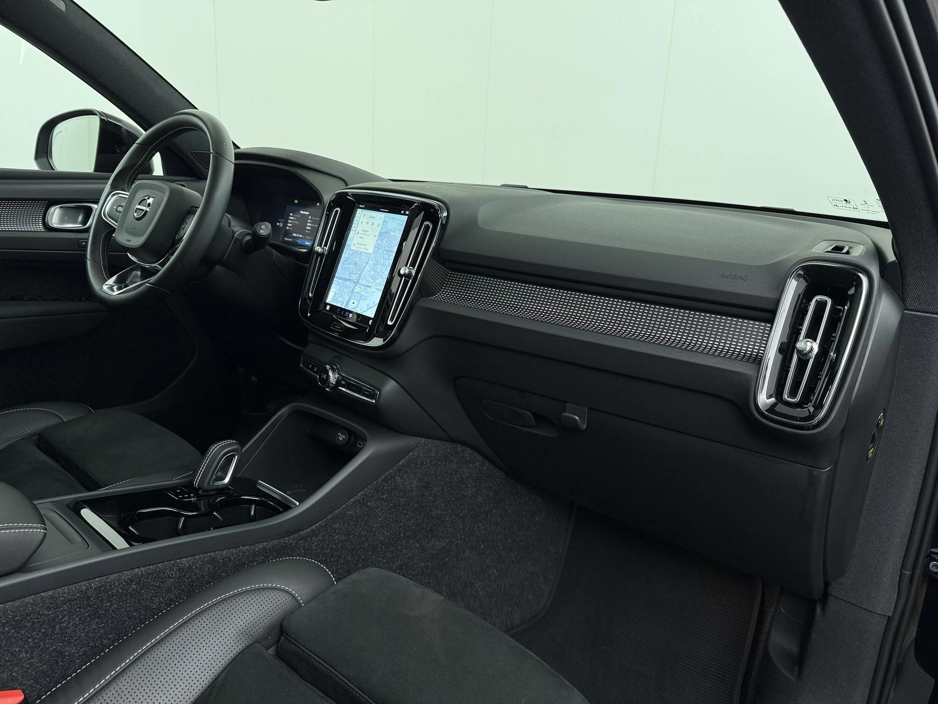 Volvo-XC40-image-32