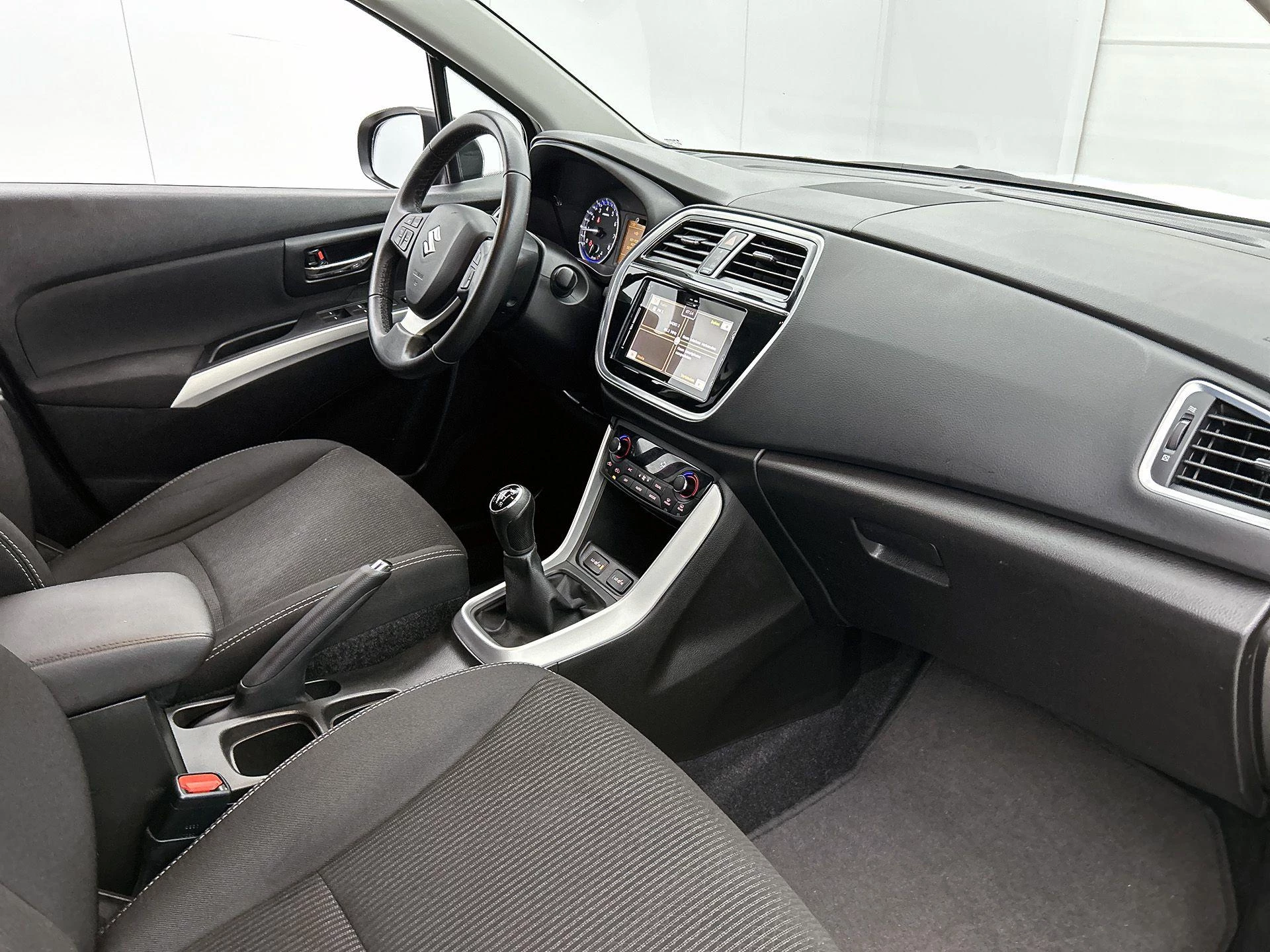 Suzuki-S-Cross-image-7