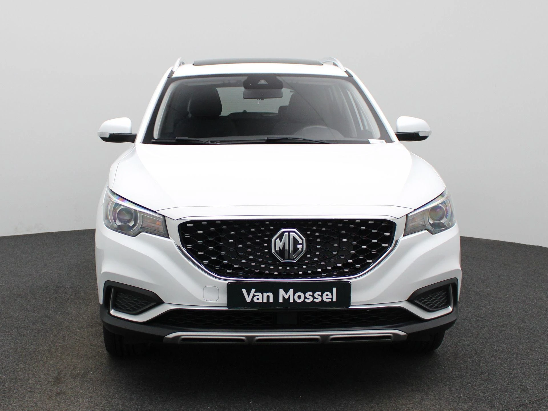 MG-ZS EV-image-1