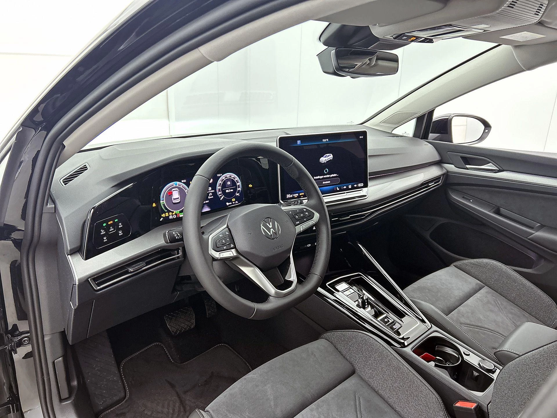 Volkswagen-Golf-image-18