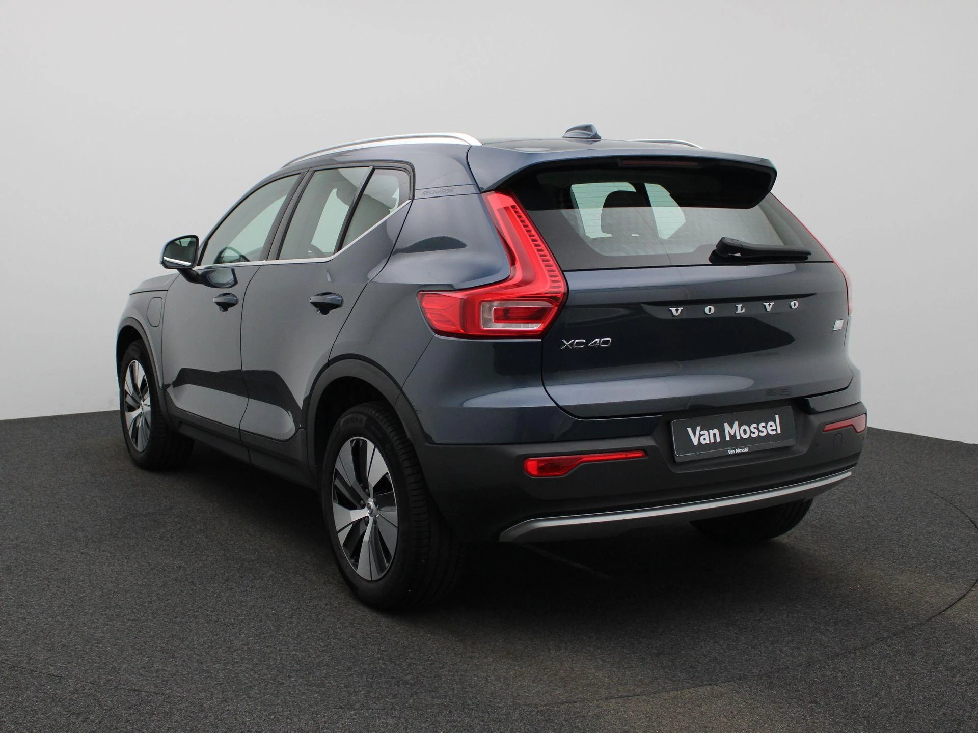 Volvo-XC40-image-1