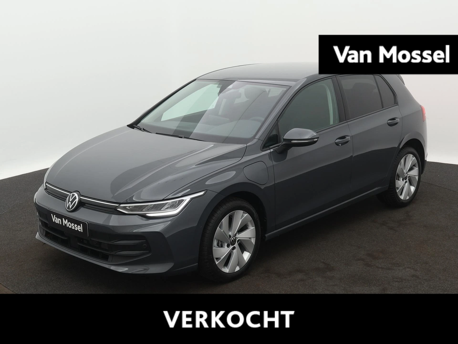 Volkswagen-Golf-image-0